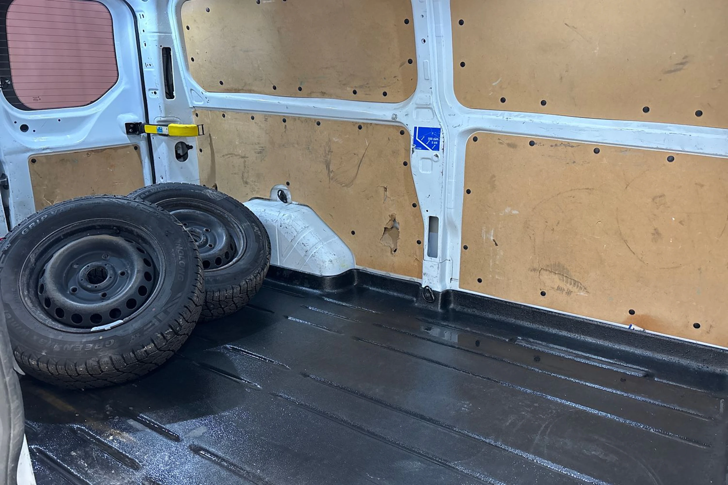 valkoinen Ford Transit Custom 2019 kuva 17.