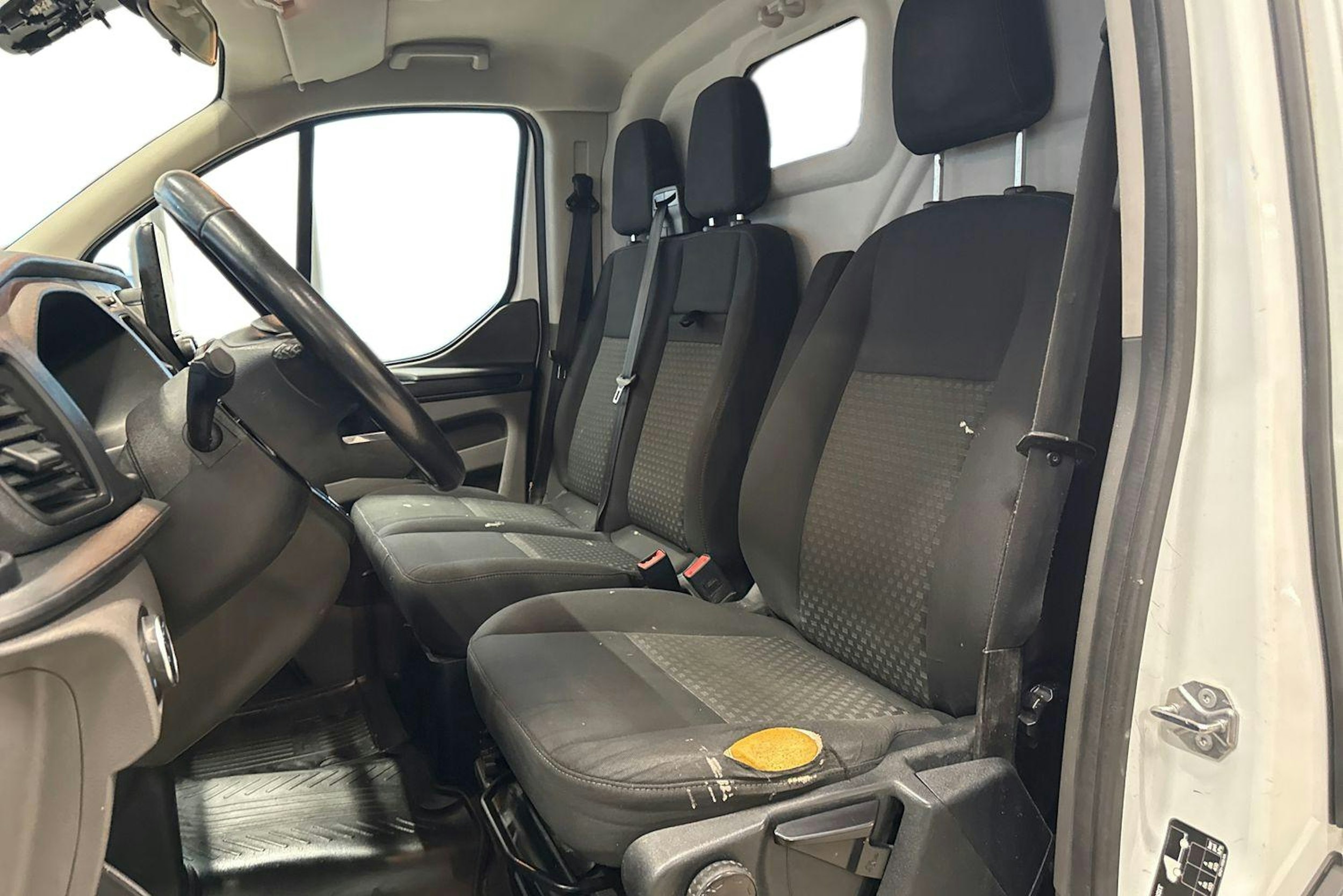 valkoinen Ford Transit Custom 2019 kuva 11.