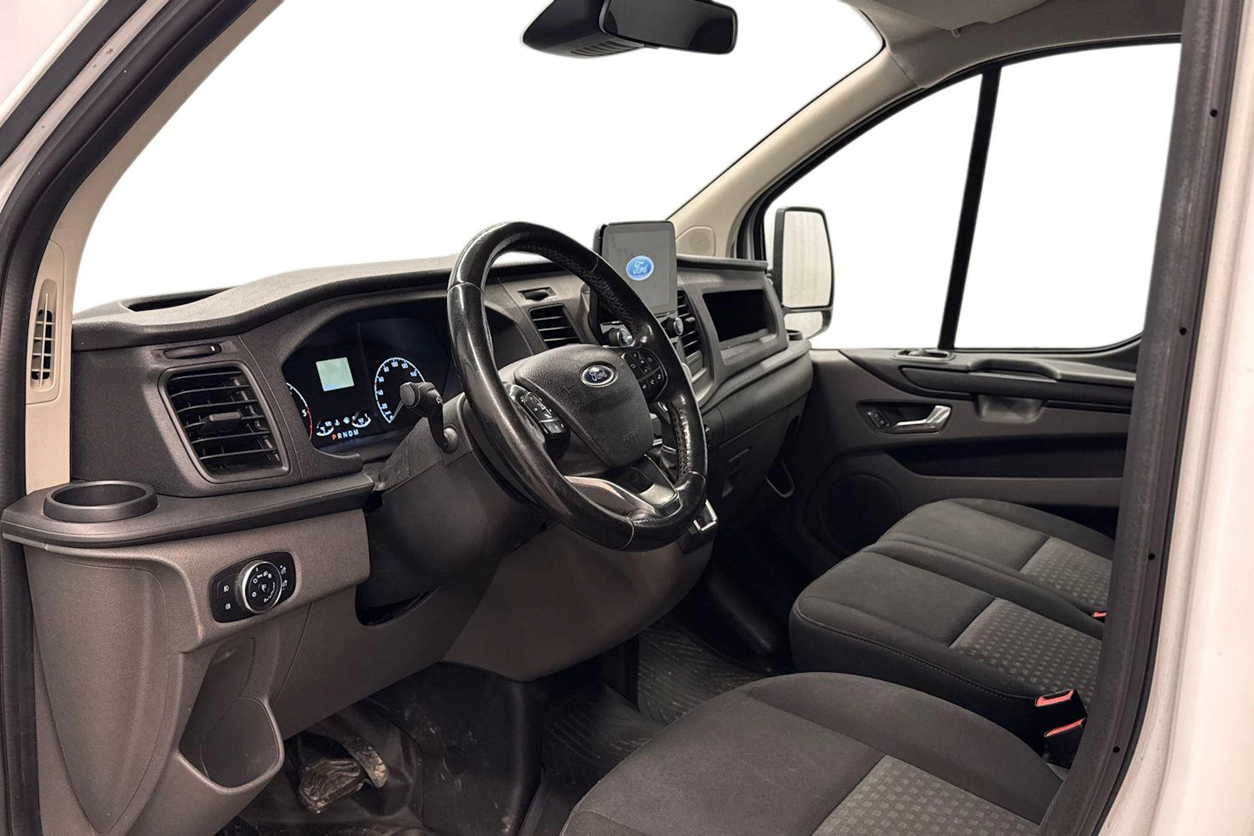 valkoinen Ford Transit Custom 2019 kuva 3.