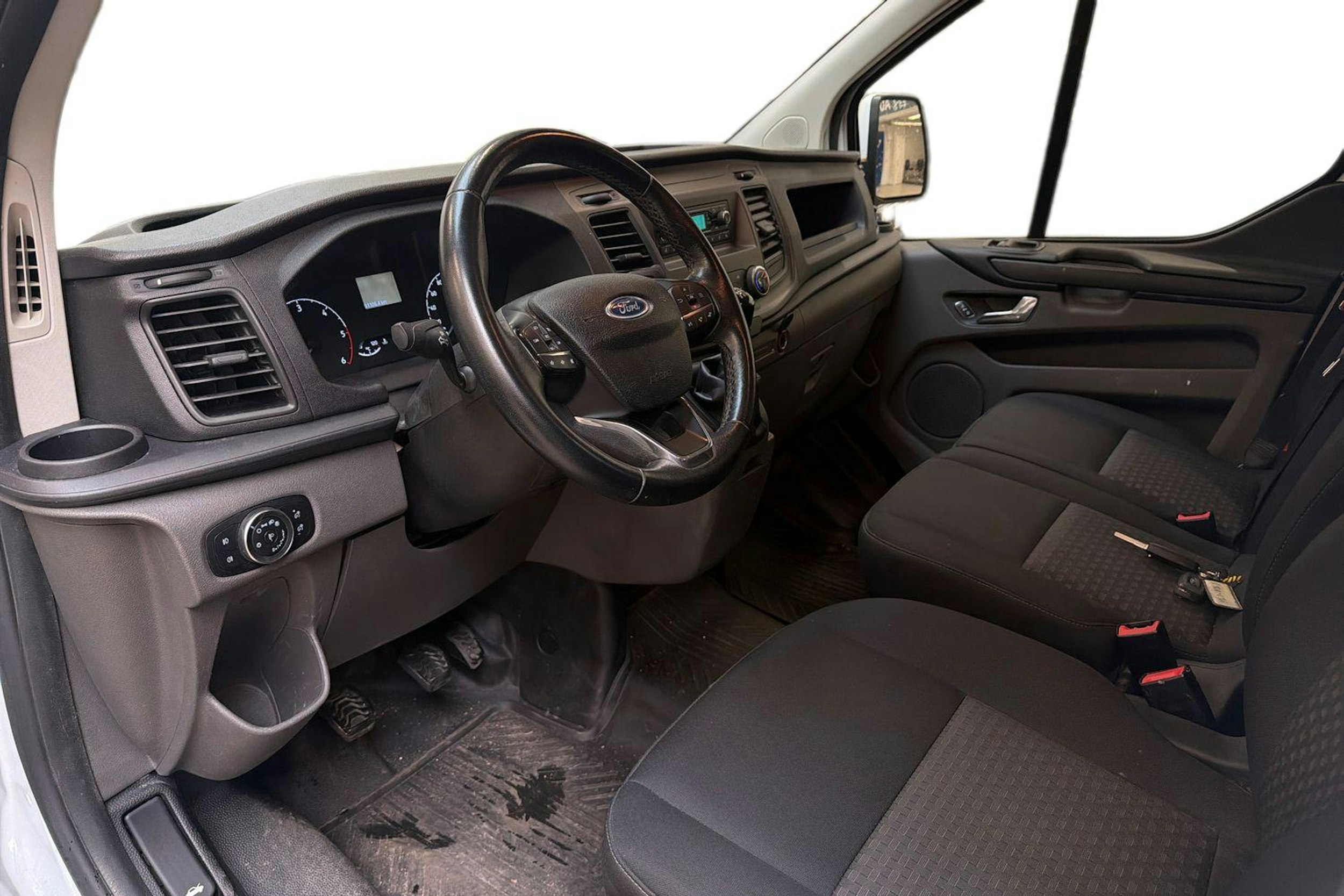 valkoinen Ford Transit Custom 2019 kuva 3.