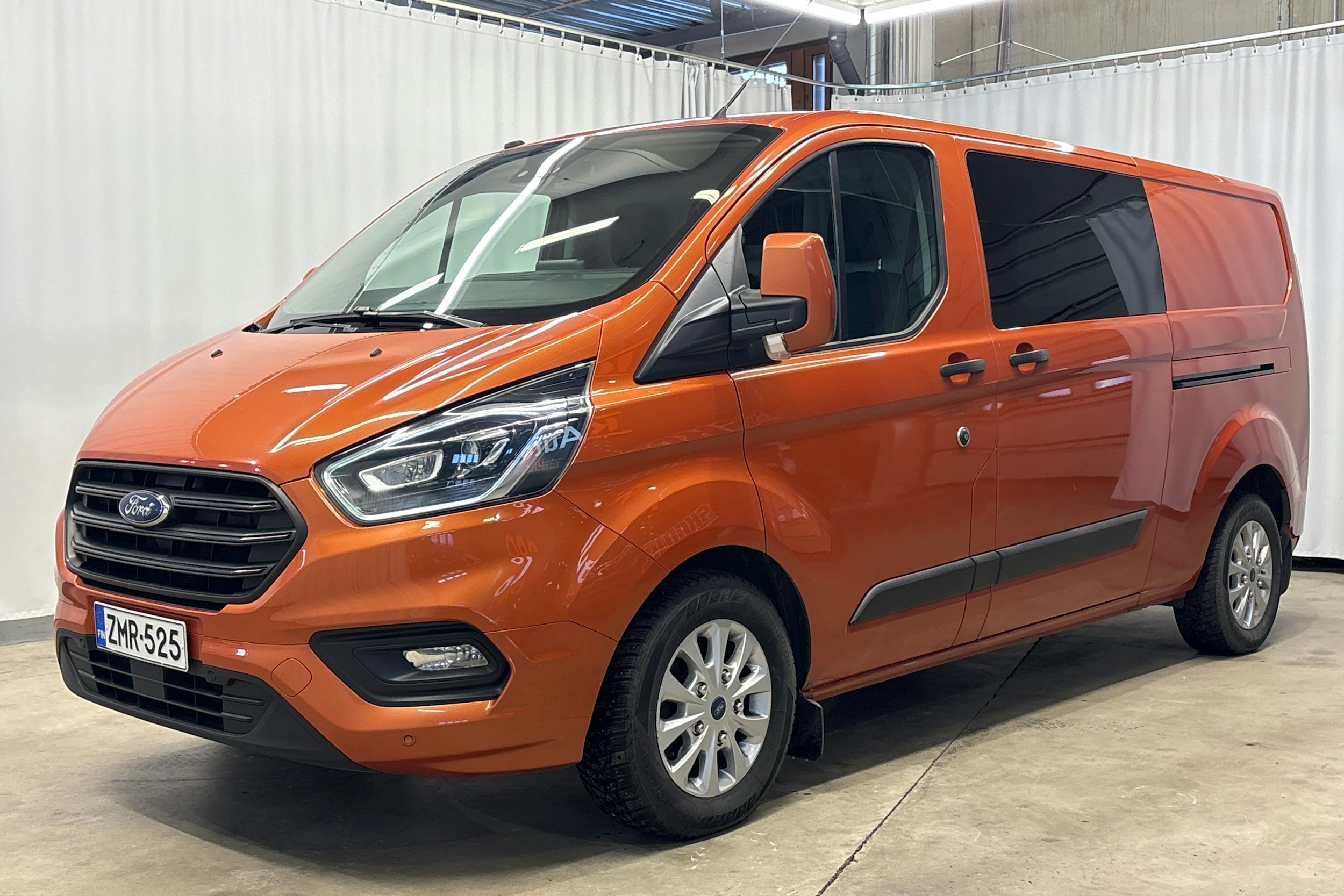 punainen Ford Transit Custom 2019 kuva 10.