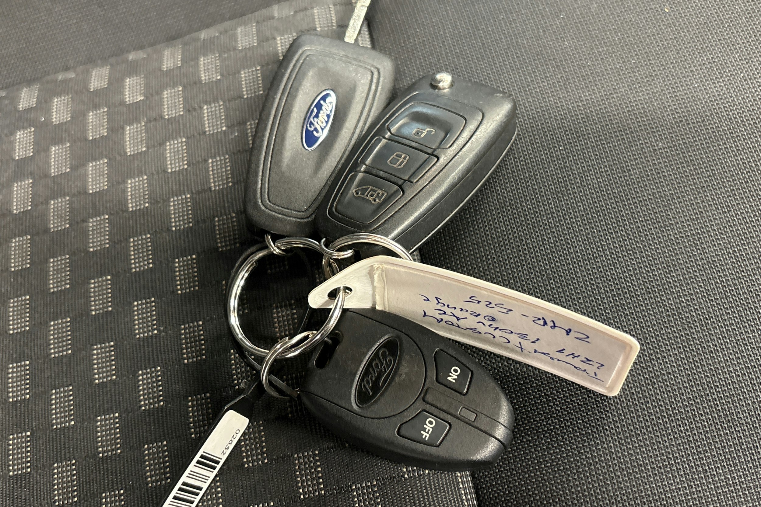 punainen Ford Transit Custom 2019 kuva 22.