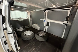 valkoinen Ford Transit Custom 2020 kuva 22.