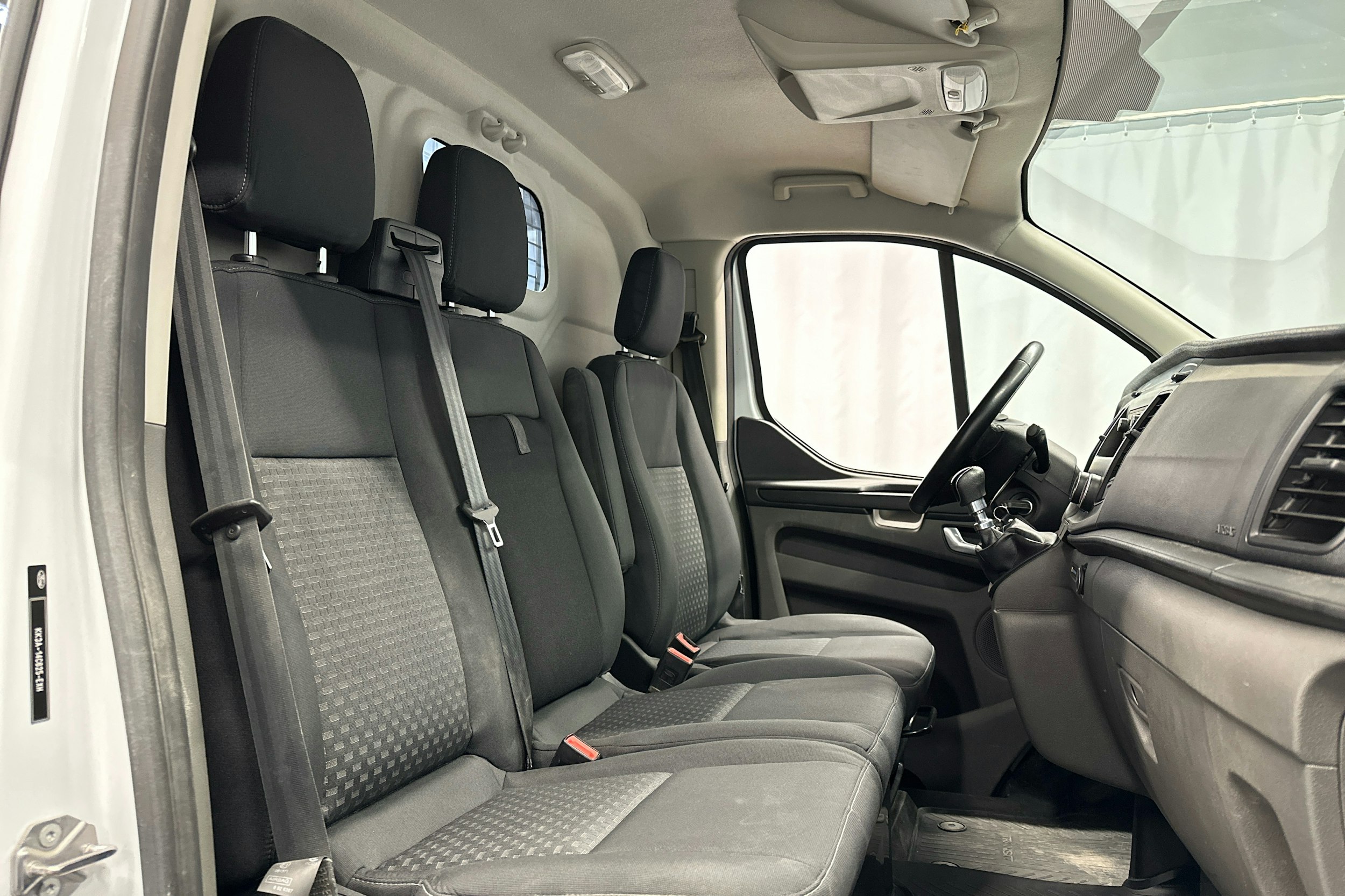 valkoinen Ford Transit Custom 2020 kuva 10.