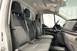 valkoinen Ford Transit Custom 2020 kuva 10.
