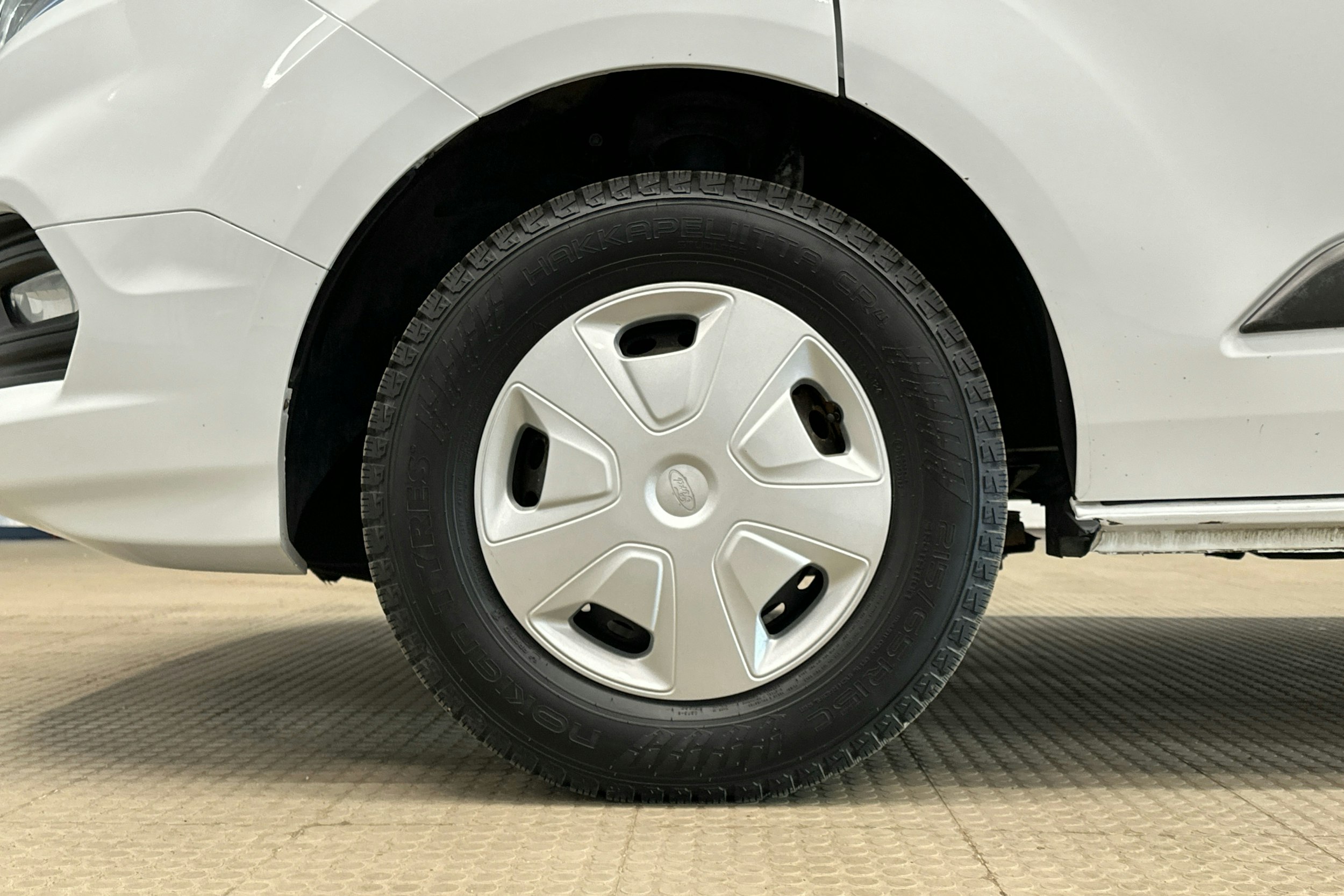 valkoinen Ford Transit Custom 2020 kuva 18.