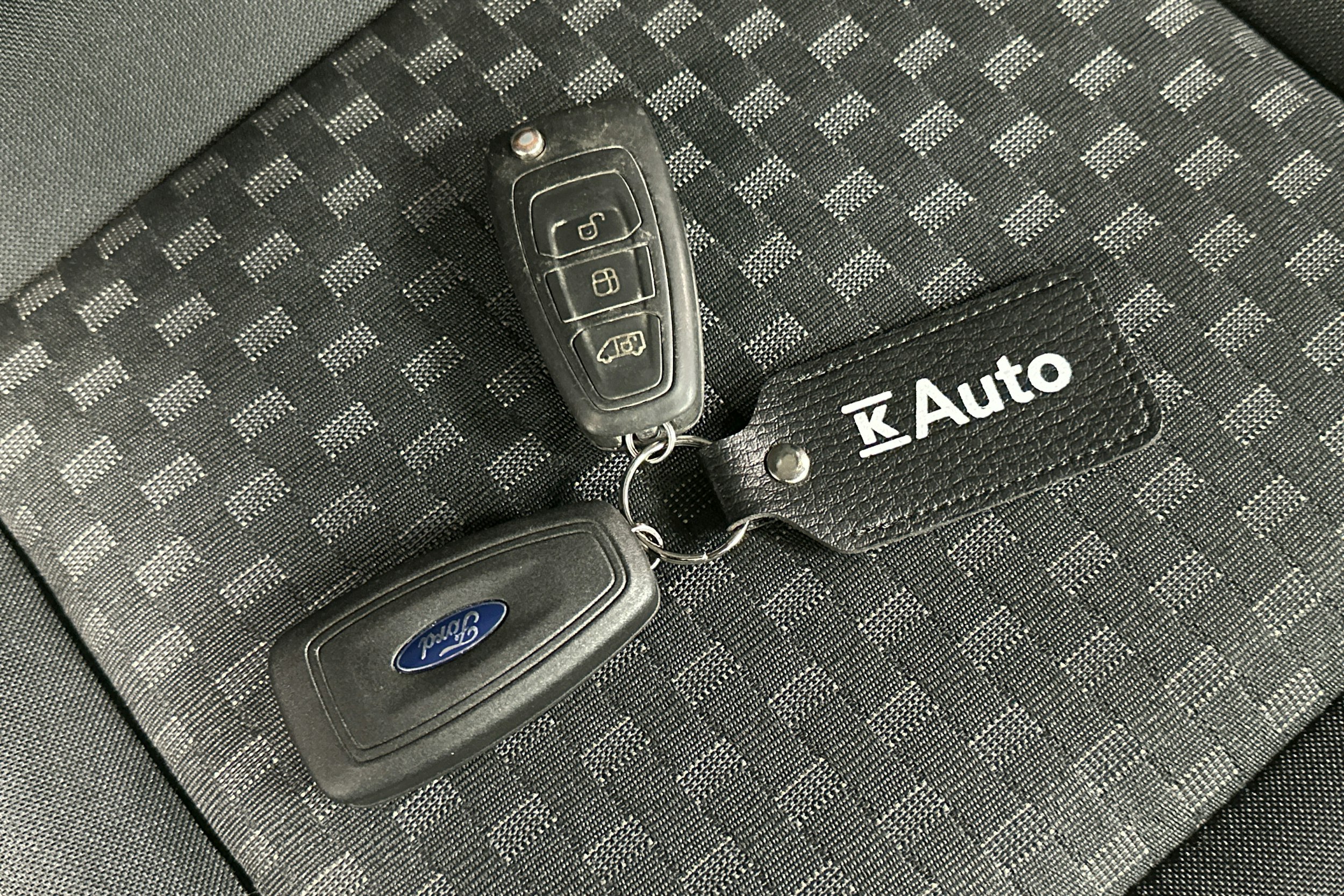 valkoinen Ford Transit Custom 2020 kuva 19.