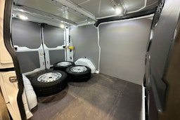 valkoinen Ford Transit Custom 2020 kuva 17.