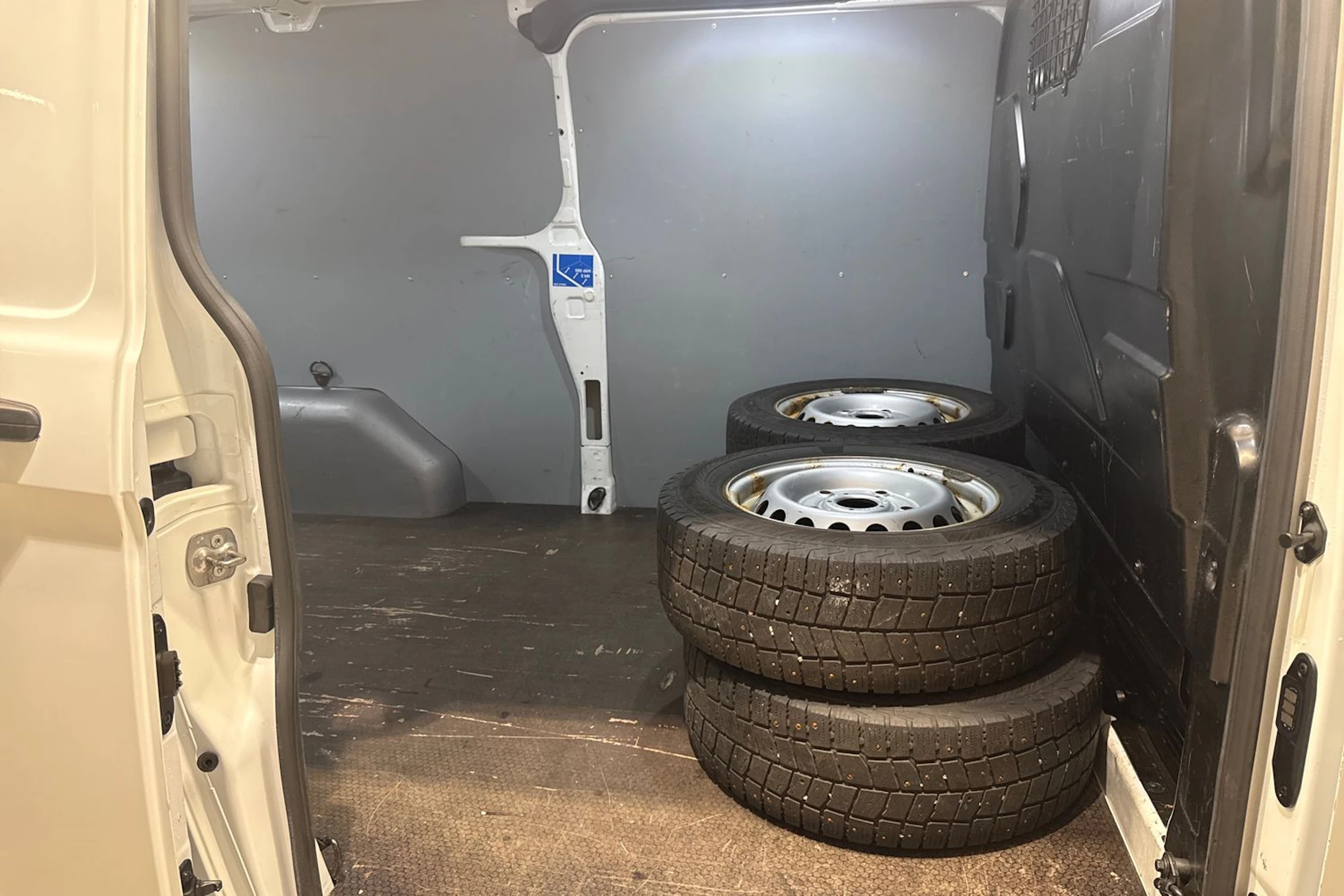valkoinen Ford Transit Custom 2020 kuva 17.