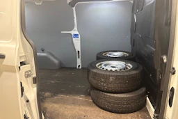 valkoinen Ford Transit Custom 2020 kuva 17.