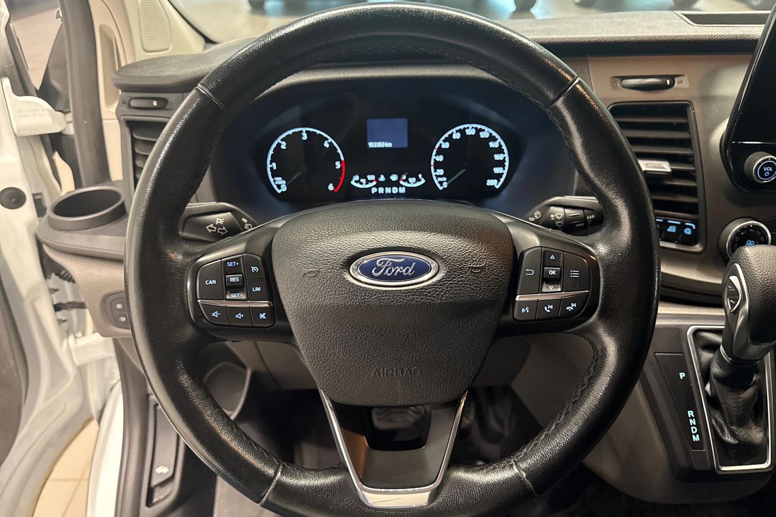 valkoinen Ford Transit Custom 2020 kuva 18.