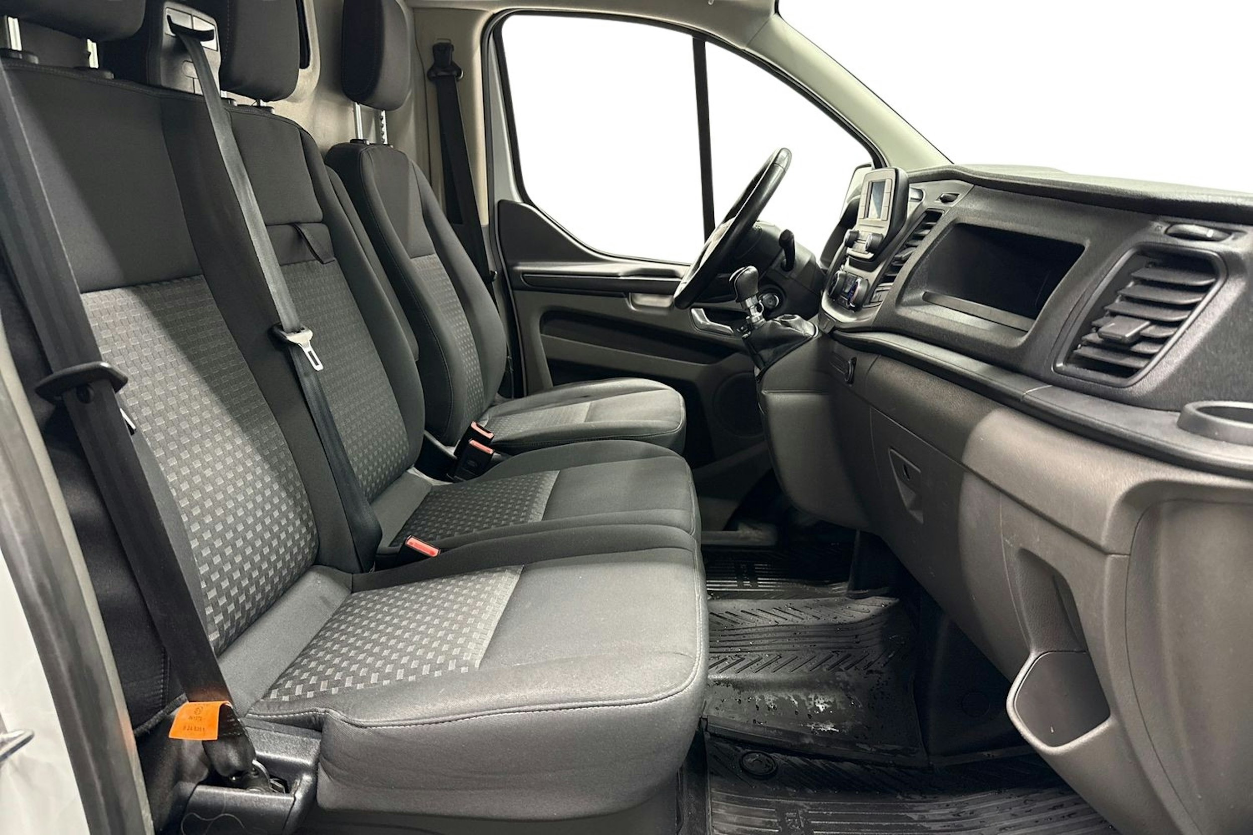 valkoinen Ford Transit Custom 2020 kuva 10.