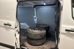 valkoinen Ford Transit Custom 2020 kuva 13.