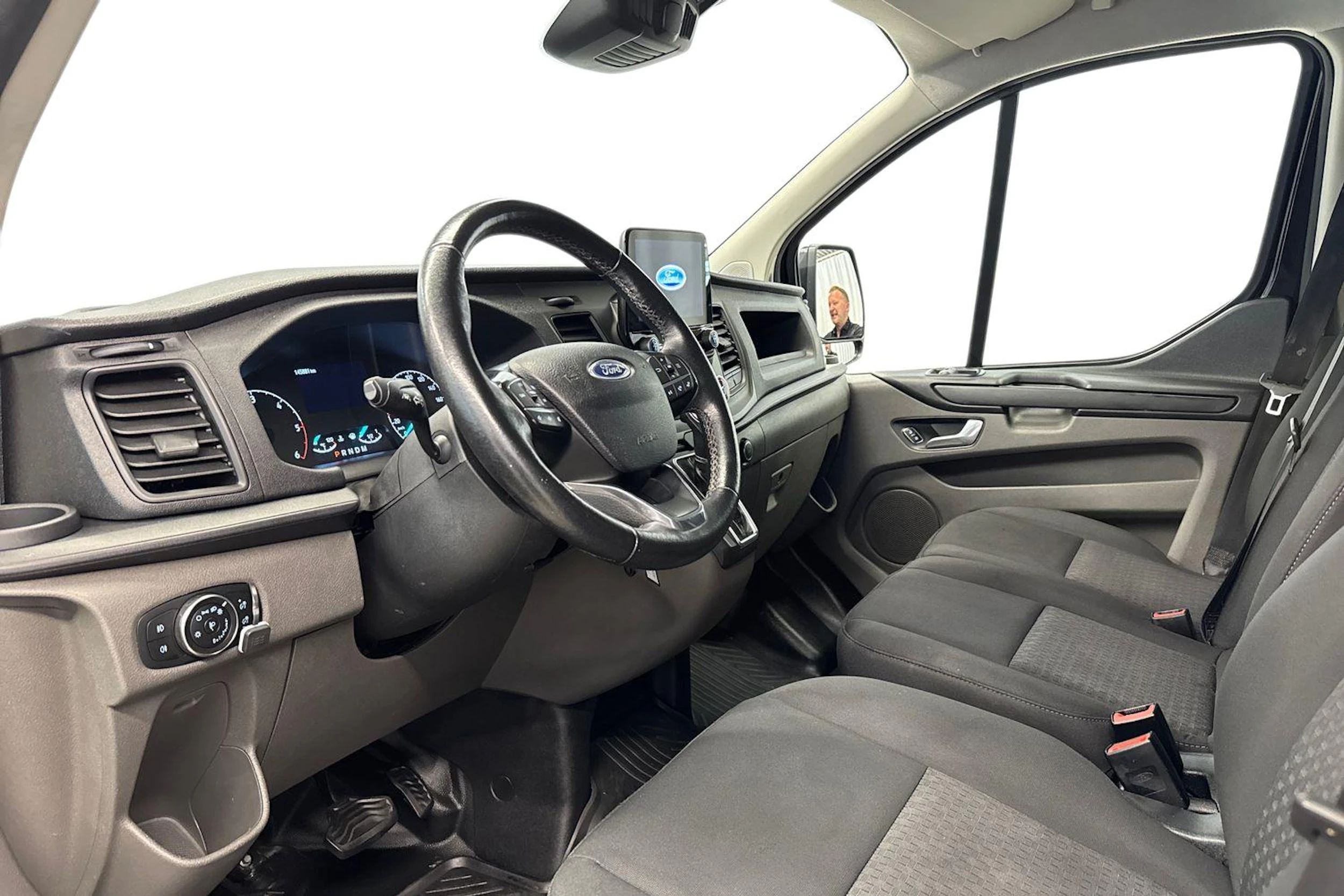musta Ford Transit Custom 2020 kuva 8.