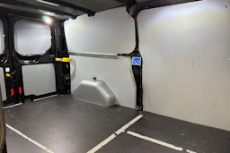 musta Ford Transit Custom 2020 kuva 28.