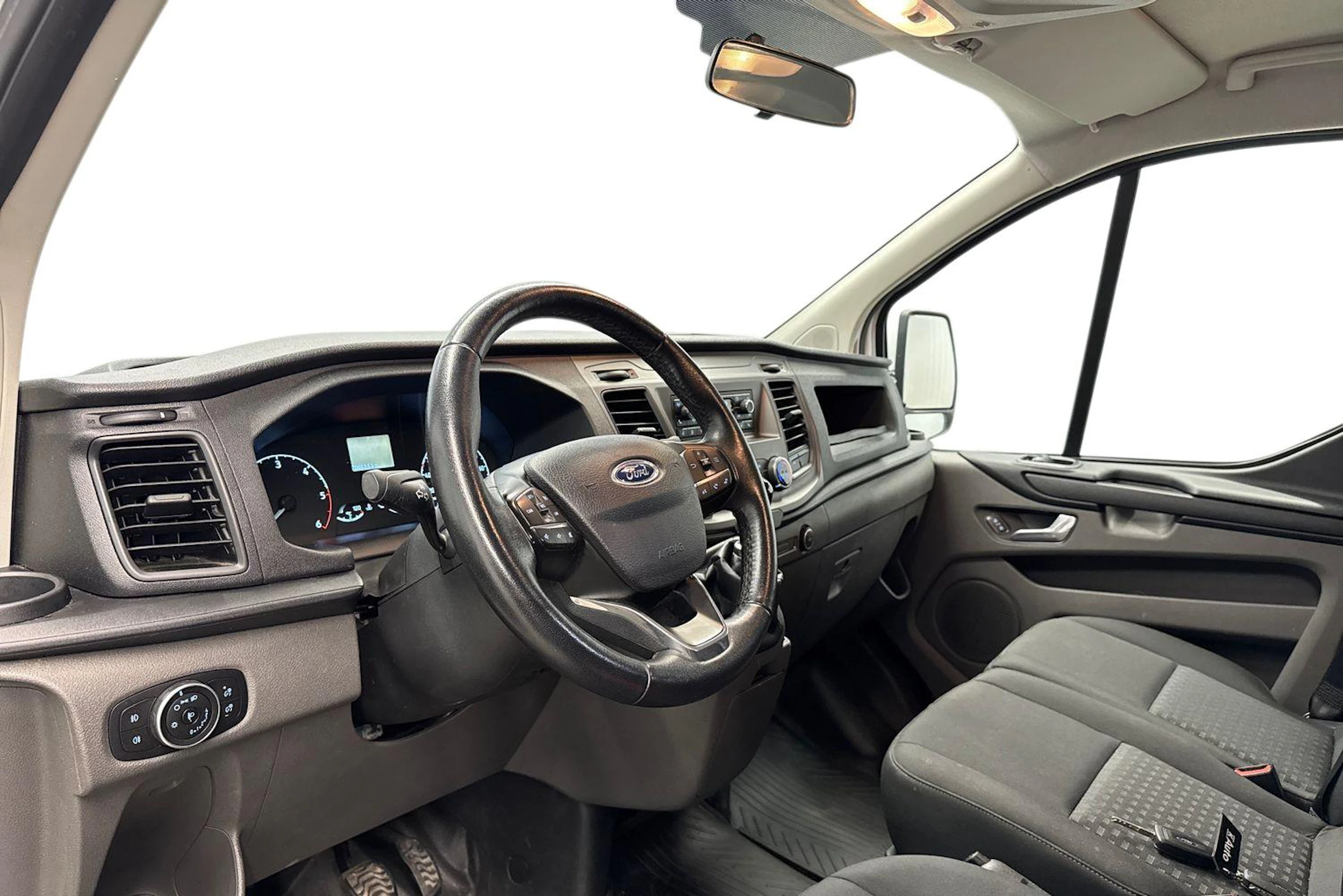 valkoinen Ford Transit Custom 2020 kuva 3.