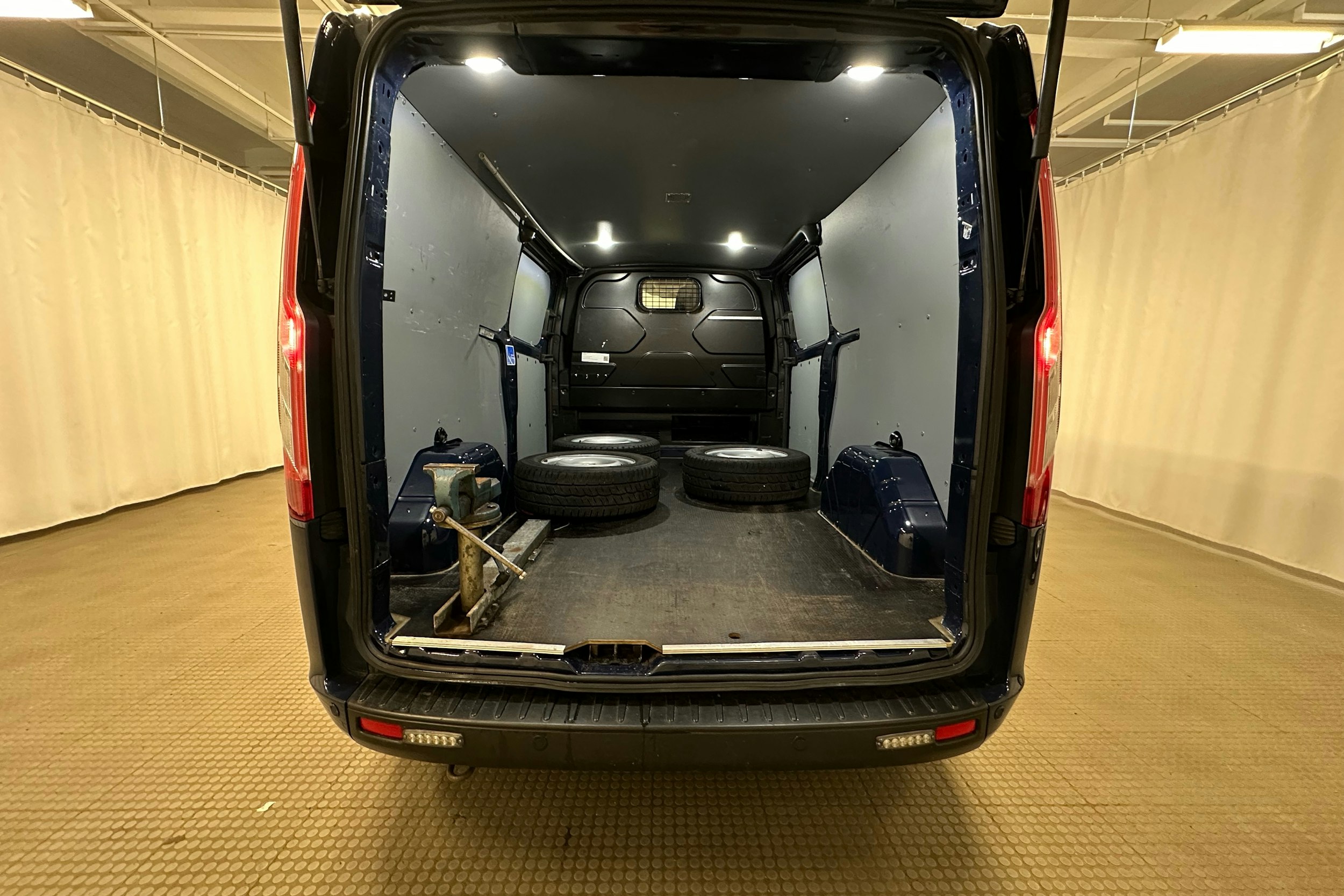 sininen Ford Transit Custom 2020 kuva 20.