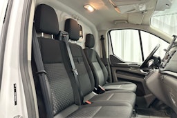 valkoinen Ford Transit Custom 2020 kuva 7.