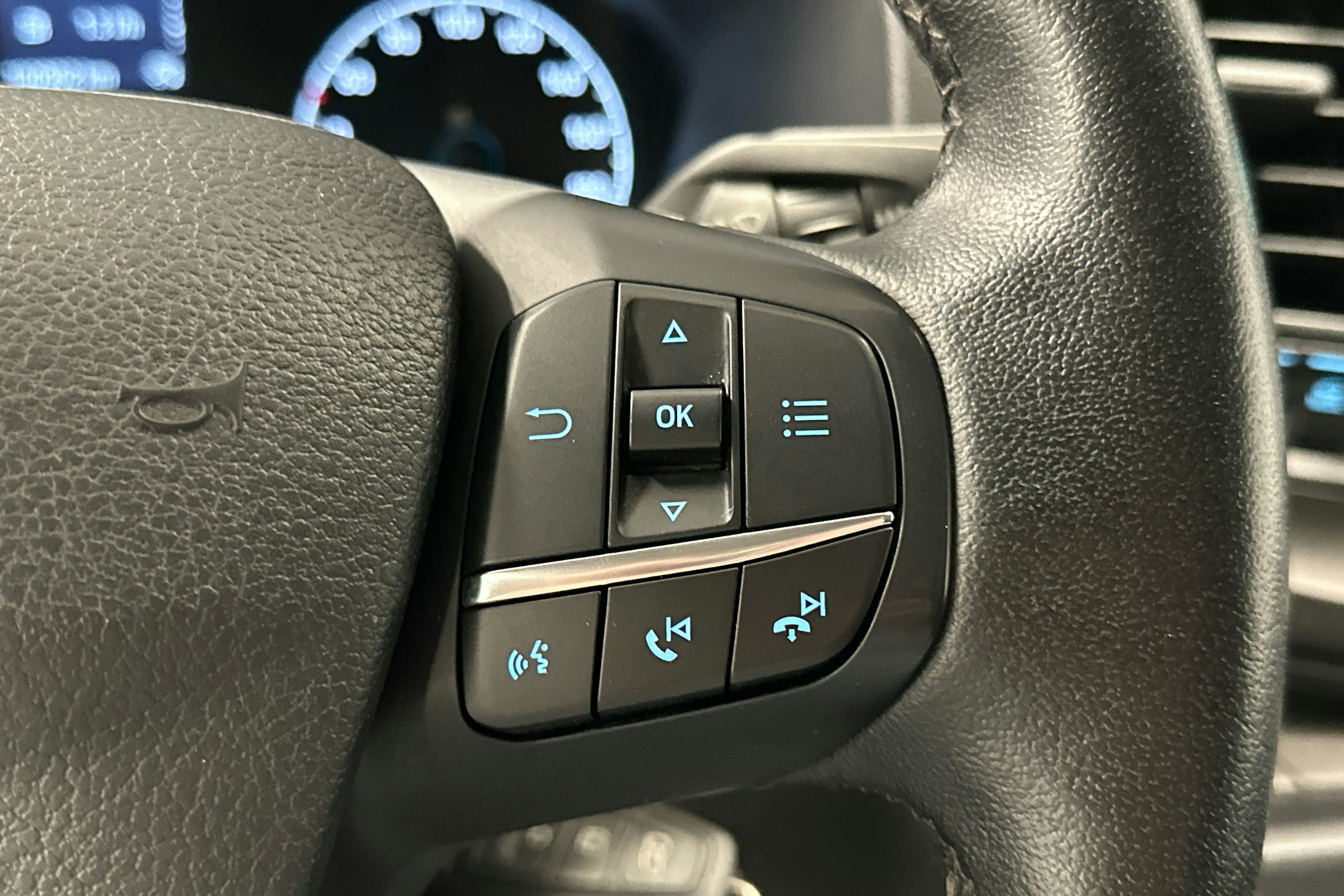 valkoinen Ford Transit Custom 2020 kuva 11.