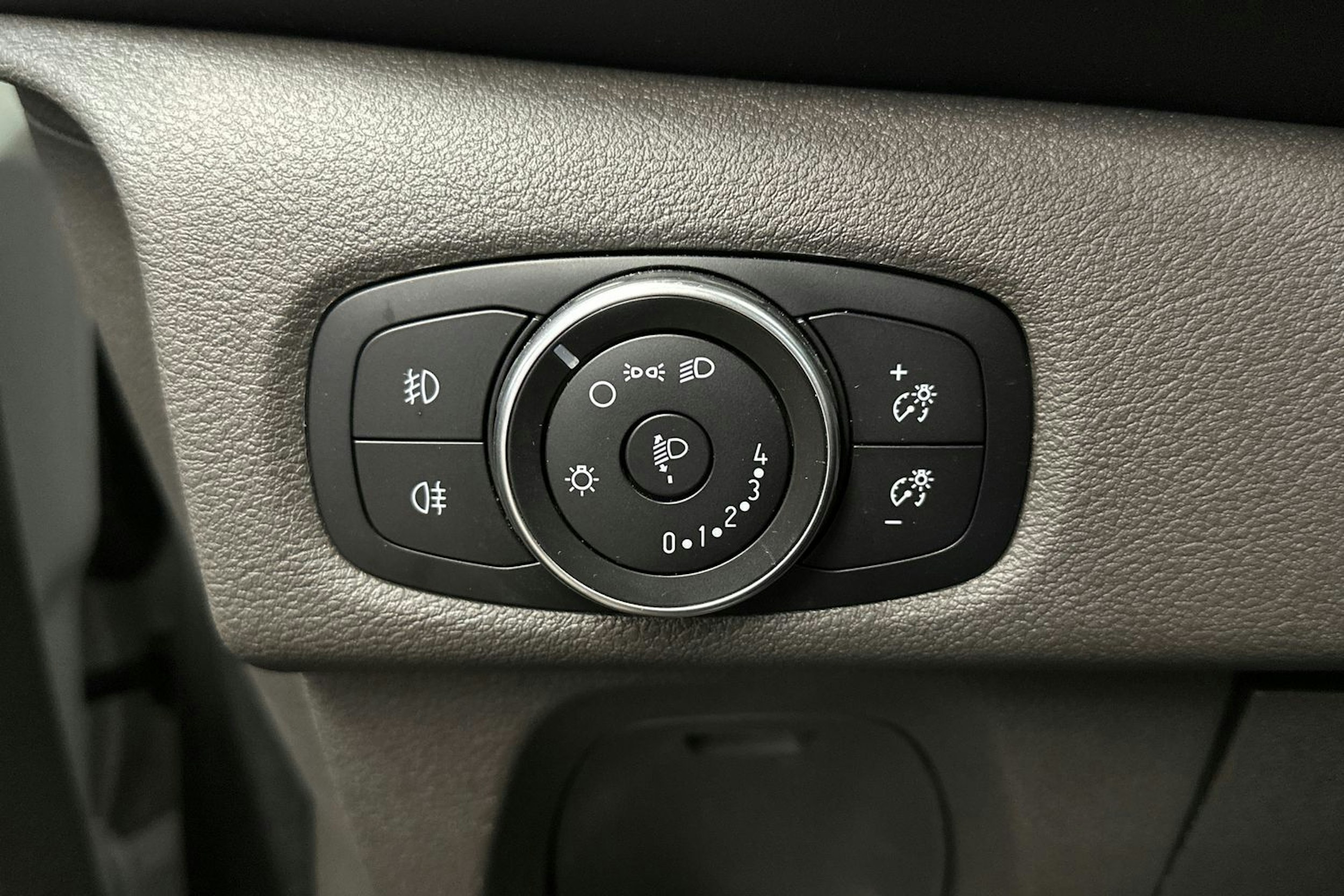 valkoinen Ford Transit Custom 2020 kuva 15.