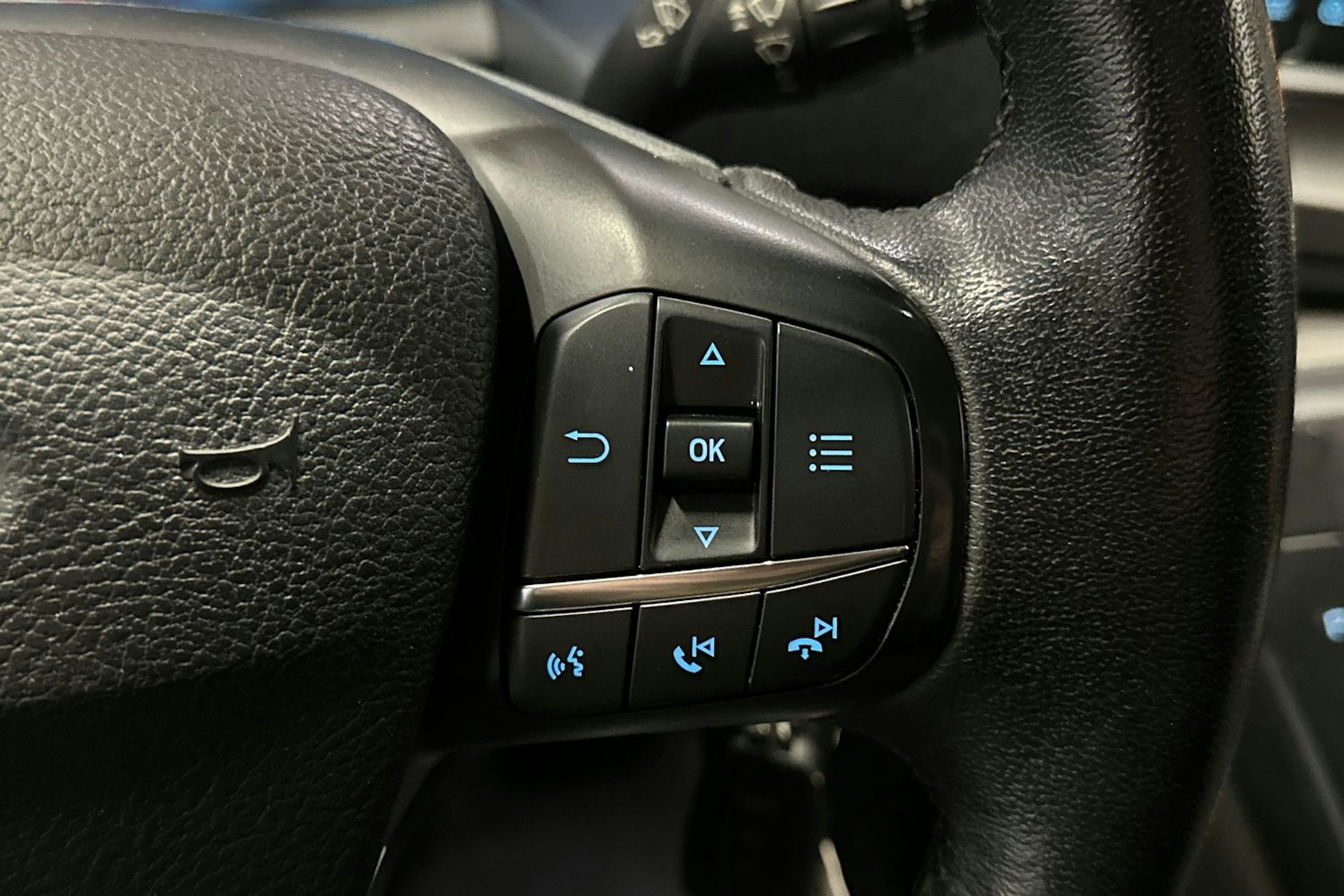 valkoinen Ford Transit Custom 2020 kuva 17.