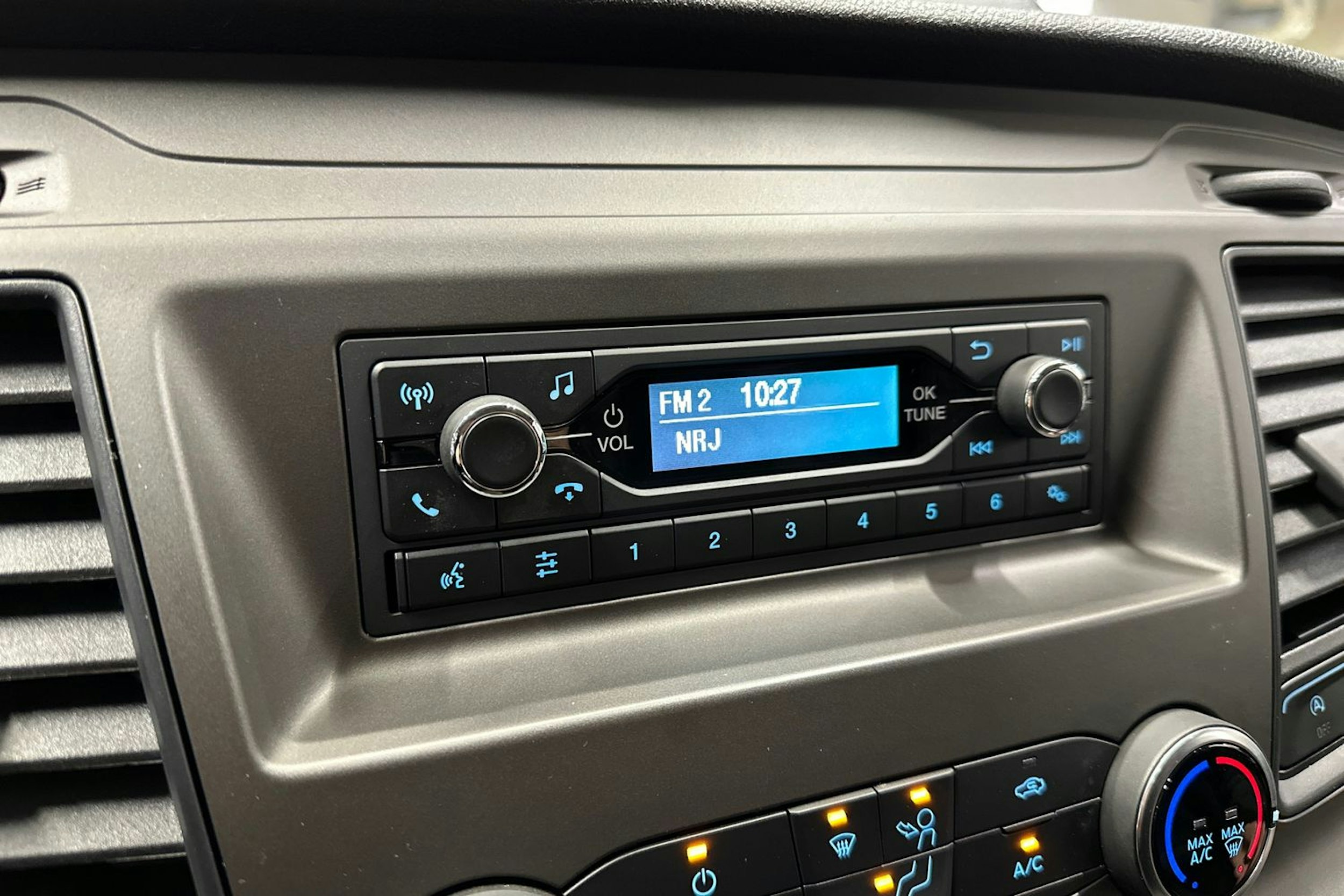 valkoinen Ford Transit Custom 2020 kuva 19.