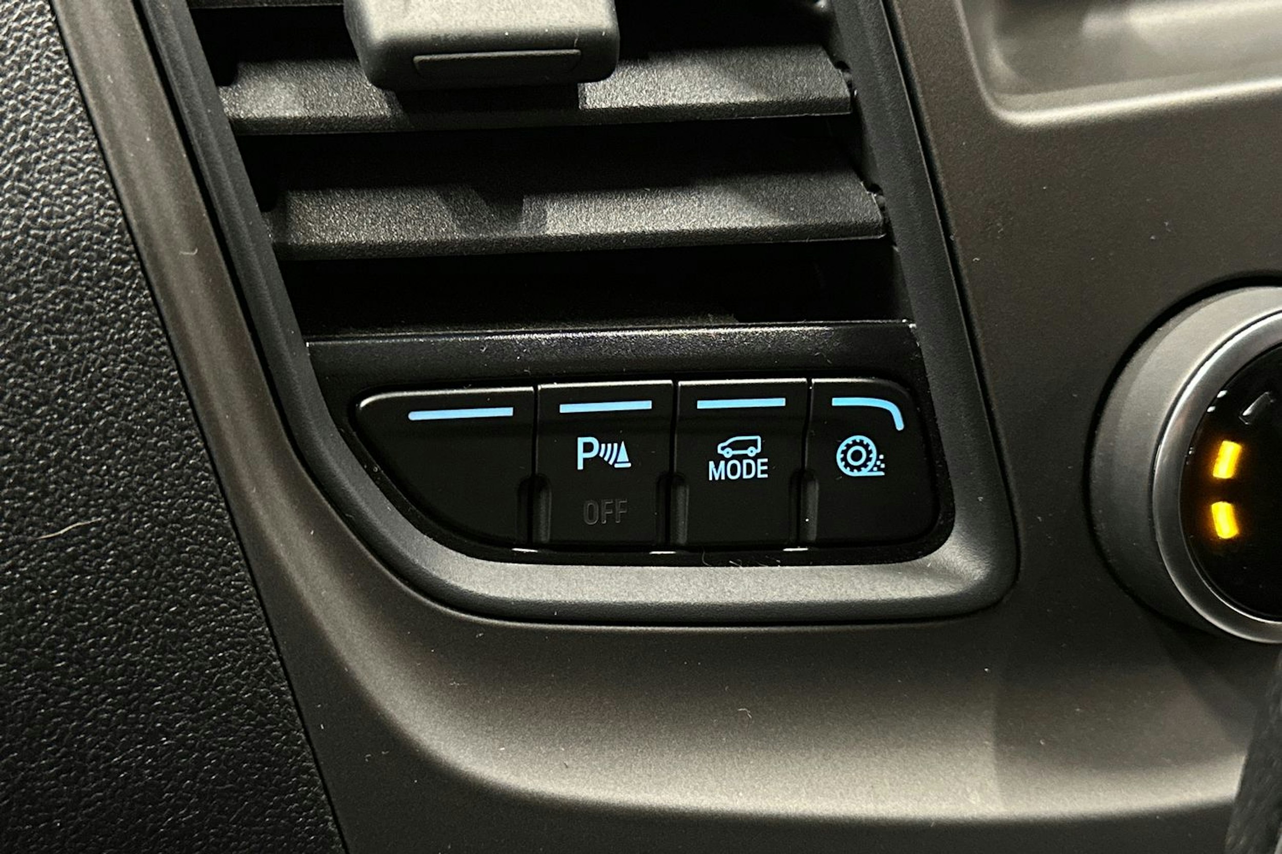 valkoinen Ford Transit Custom 2020 kuva 22.