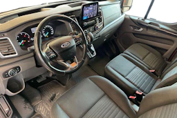 Punainen Ford Transit Custom 2020 kuva 8.