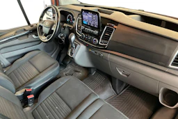 Punainen Ford Transit Custom 2020 kuva 9.