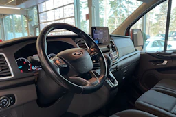 Punainen Ford Transit Custom 2020 kuva 17.