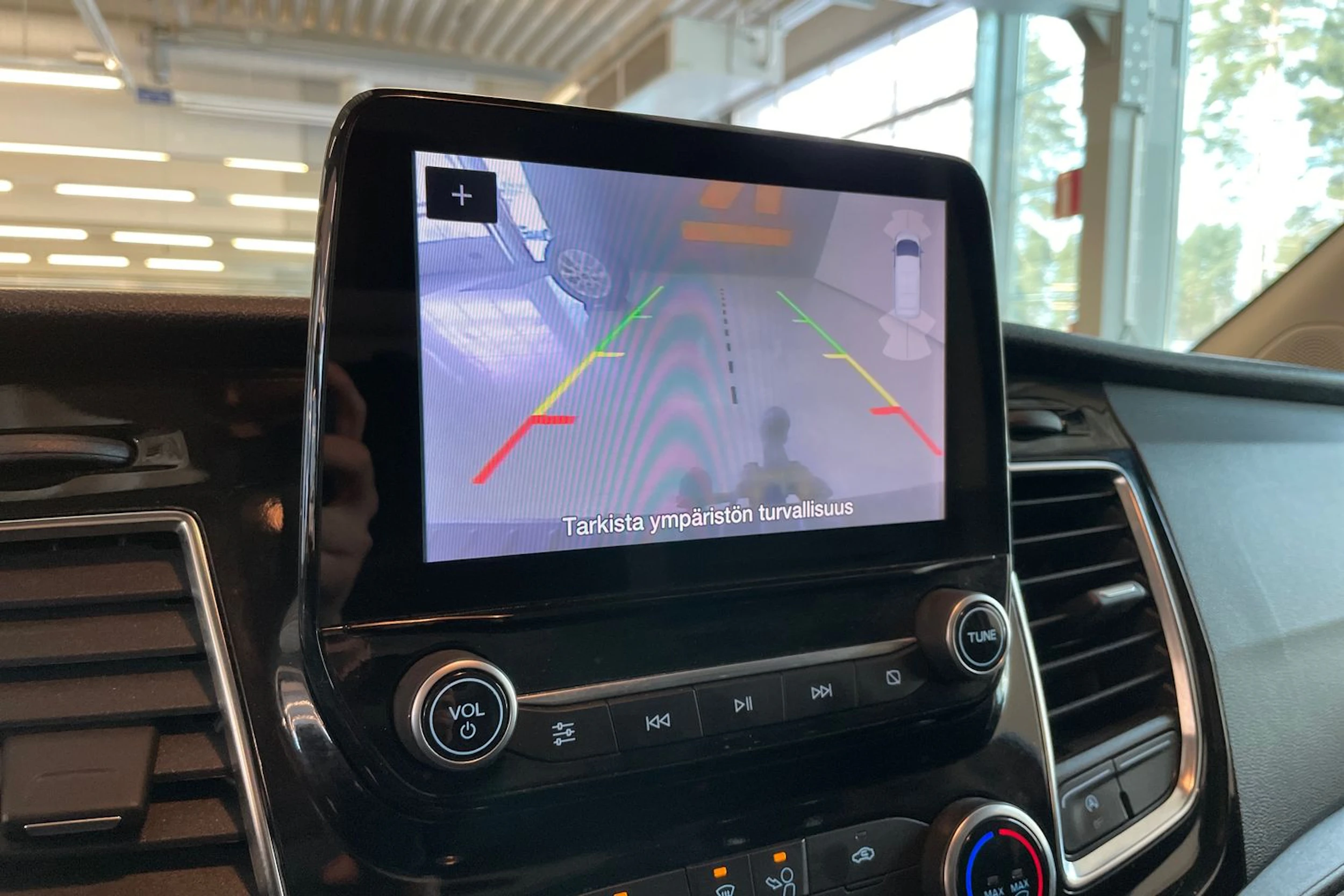 Punainen Ford Transit Custom 2020 kuva 21.