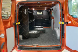 Punainen Ford Transit Custom 2020 kuva 24.