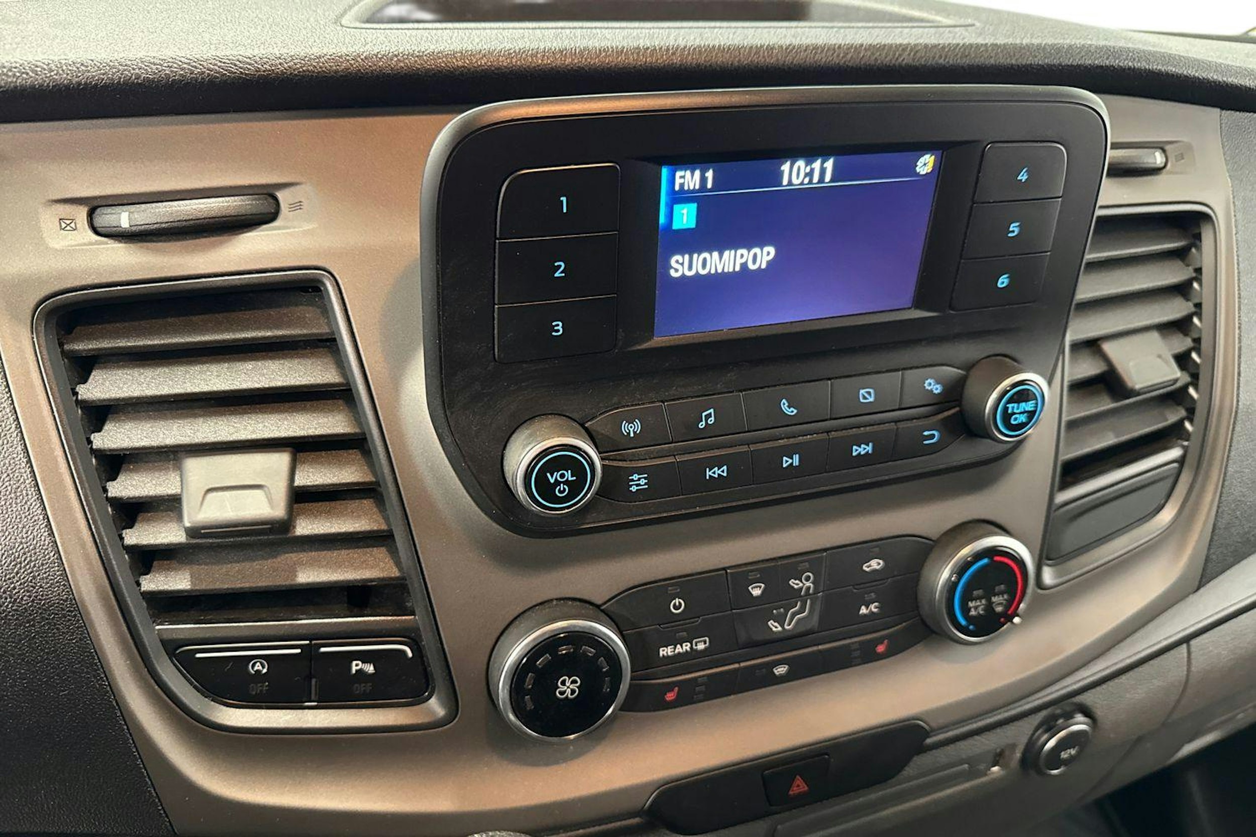 valkoinen Ford Transit Custom 2020 kuva 8.