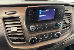 valkoinen Ford Transit Custom 2020 kuva 8.