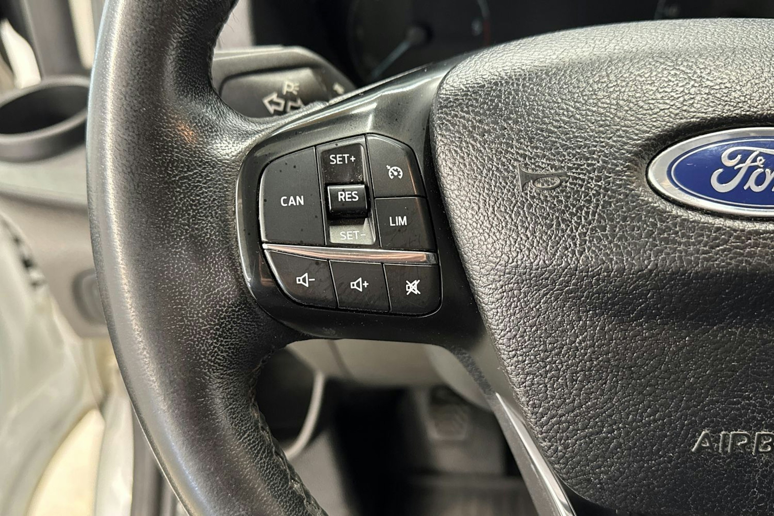 valkoinen Ford Transit Custom 2020 kuva 10.