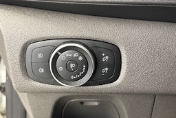 valkoinen Ford Transit Custom 2020 kuva 12.