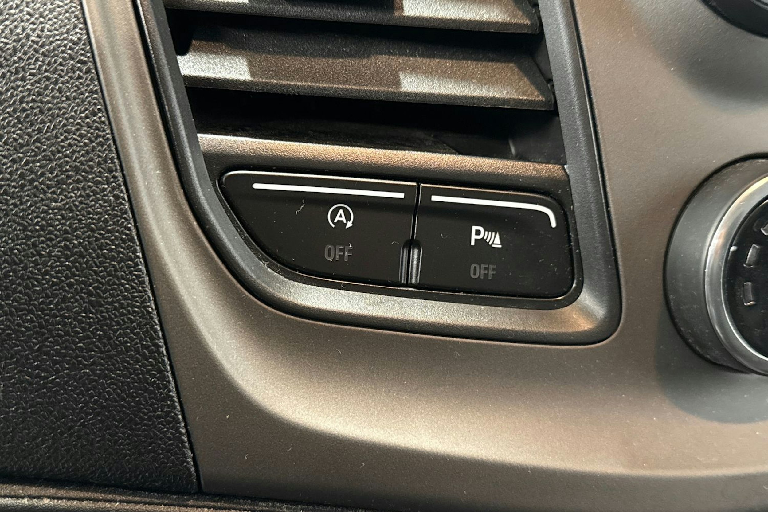 valkoinen Ford Transit Custom 2020 kuva 13.