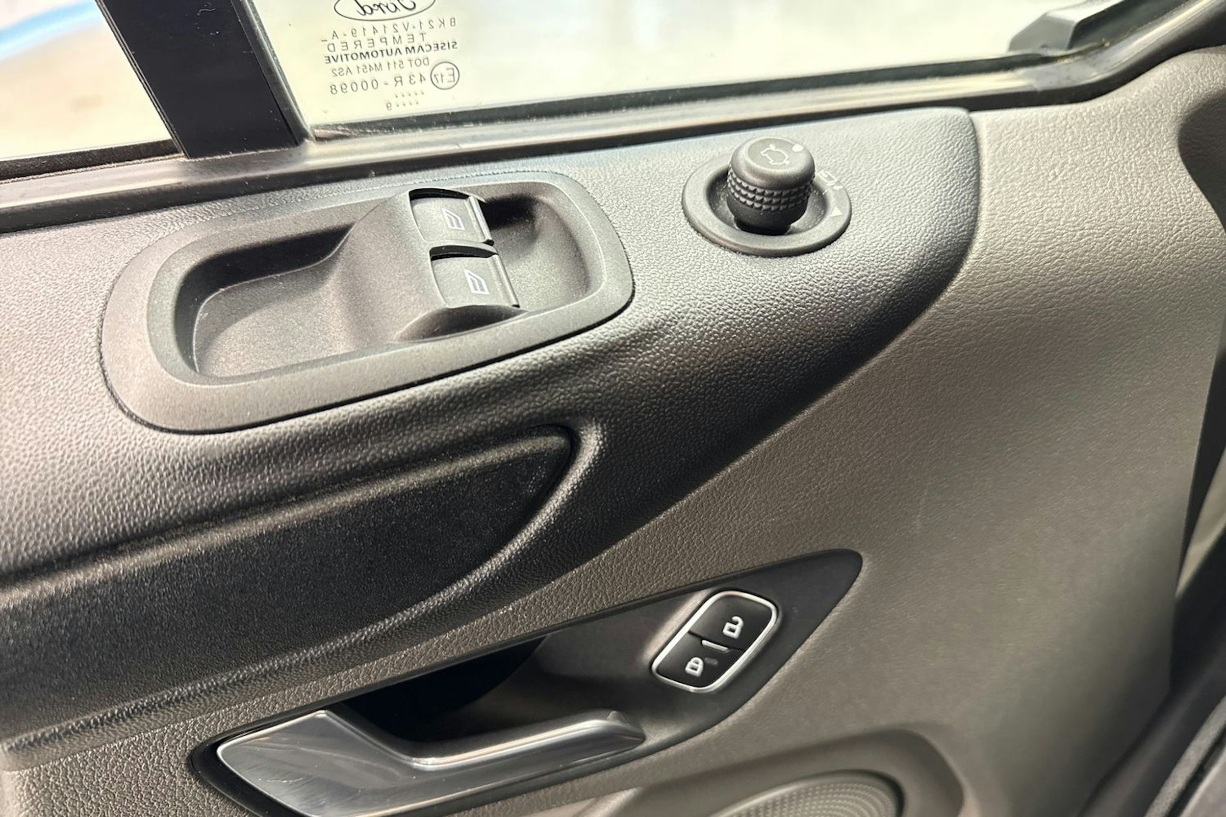 valkoinen Ford Transit Custom 2020 kuva 14.