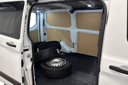 valkoinen Ford Transit Custom 2020 kuva 8.