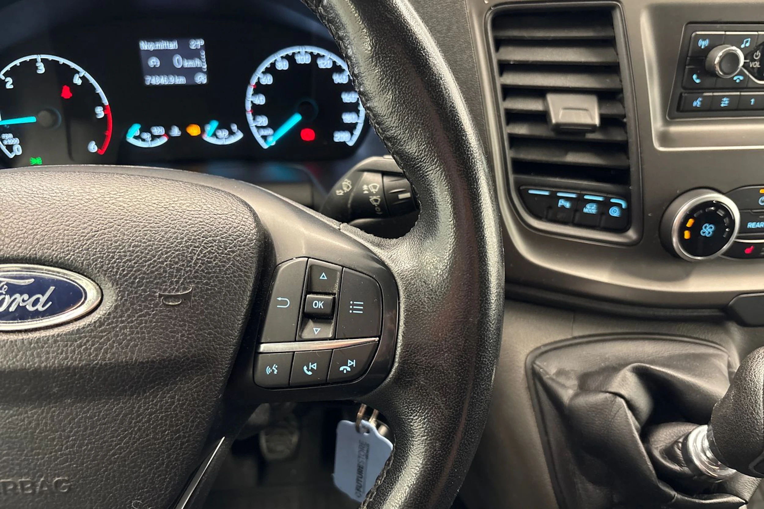 valkoinen Ford Transit Custom 2020 kuva 12.