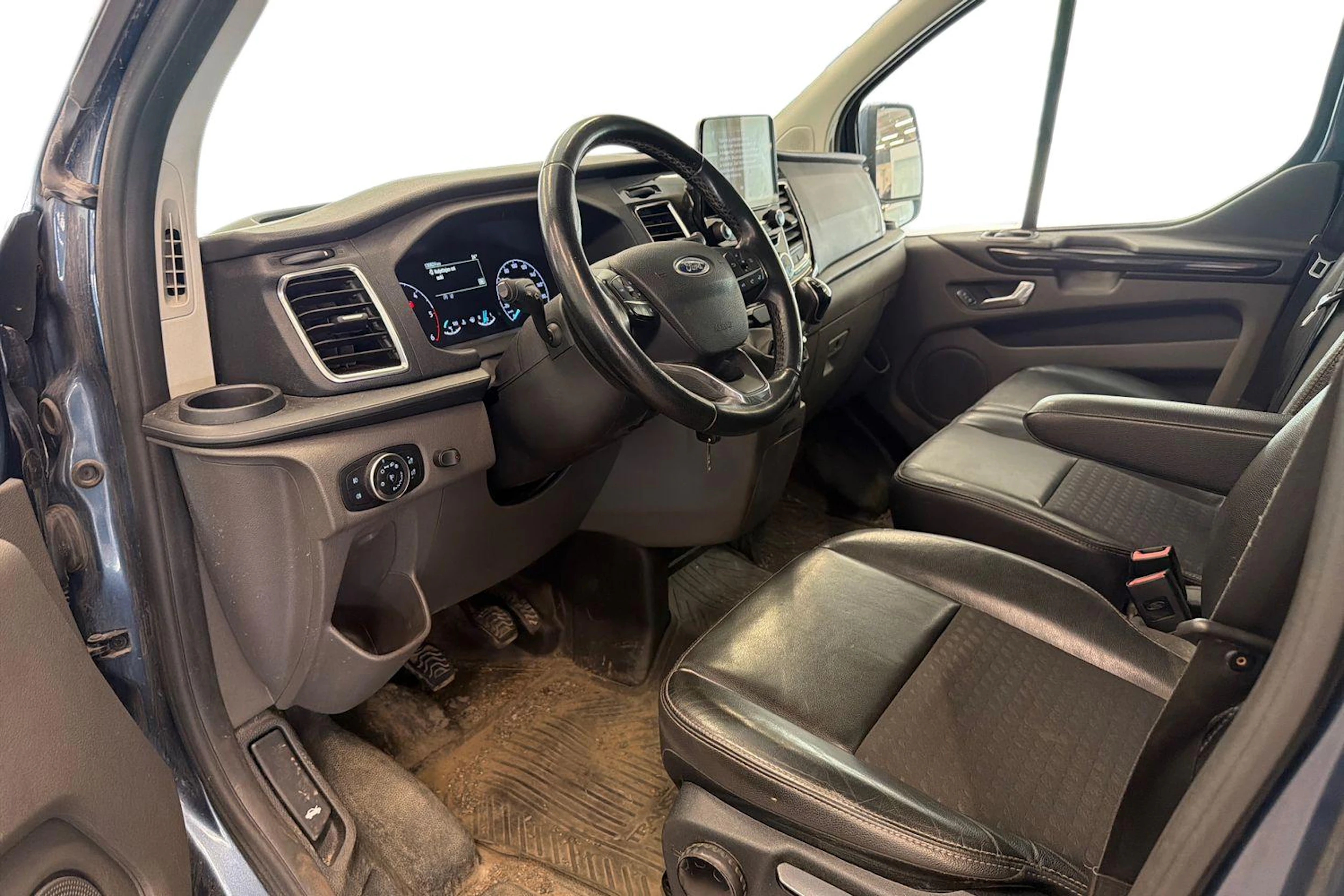sininen Ford Transit Custom 2020 kuva 3.