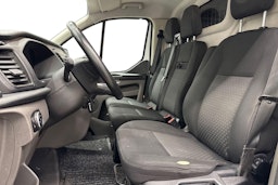 Valkoinen Ford Transit Custom 2020 kuva 8.