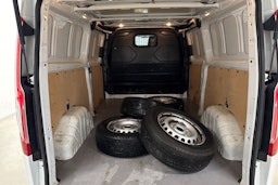 Valkoinen Ford Transit Custom 2020 kuva 15.