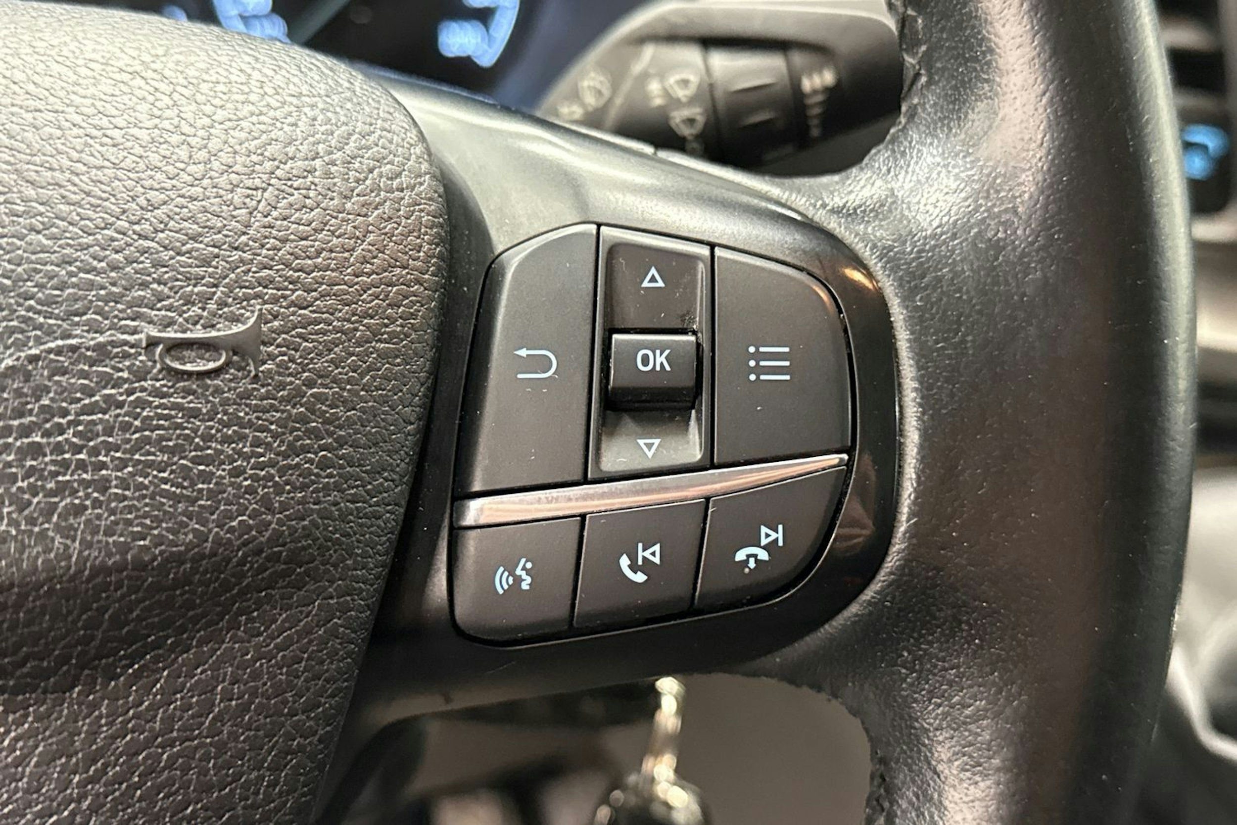 Valkoinen Ford Transit Custom 2020 kuva 17.