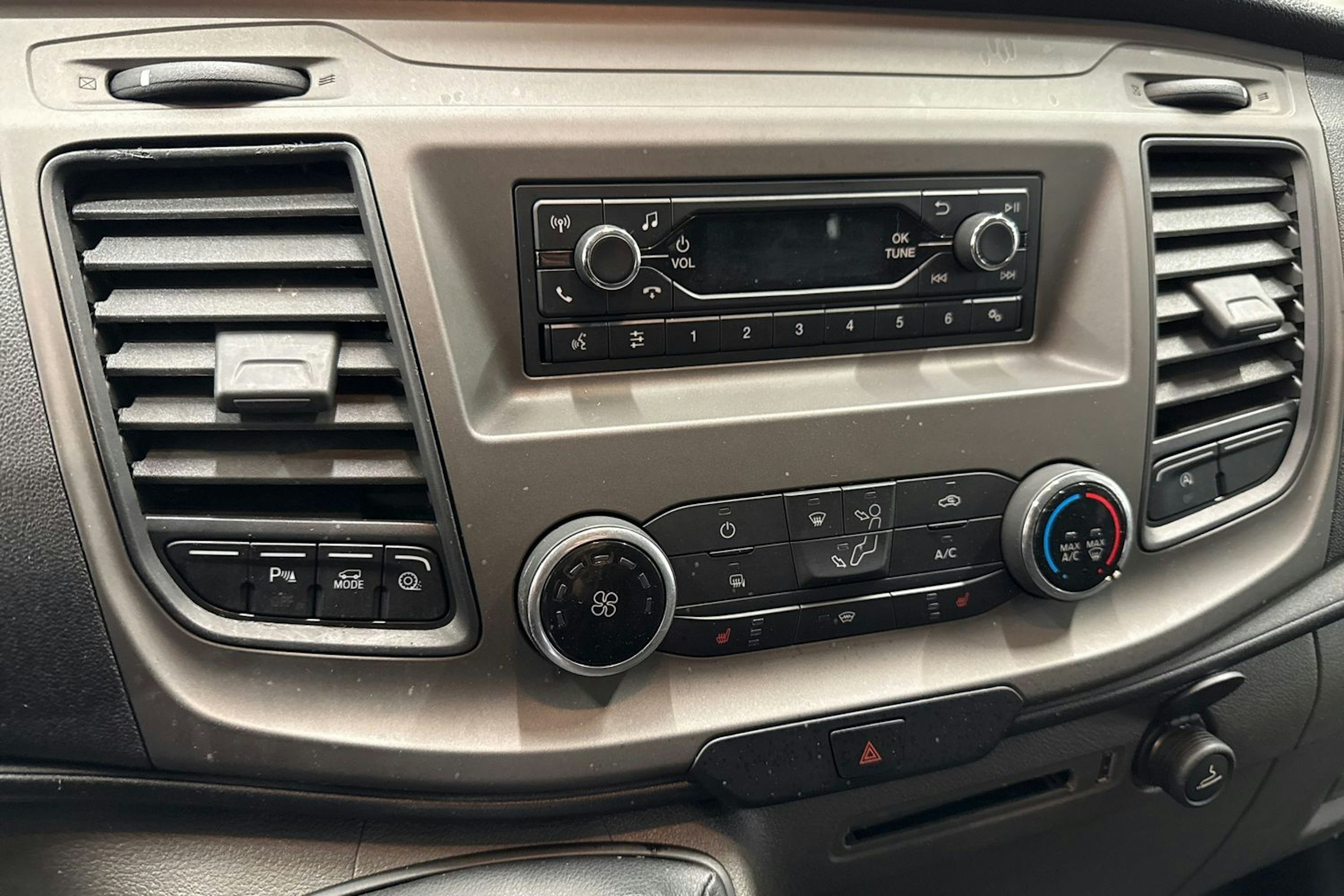 Valkoinen Ford Transit Custom 2020 kuva 18.