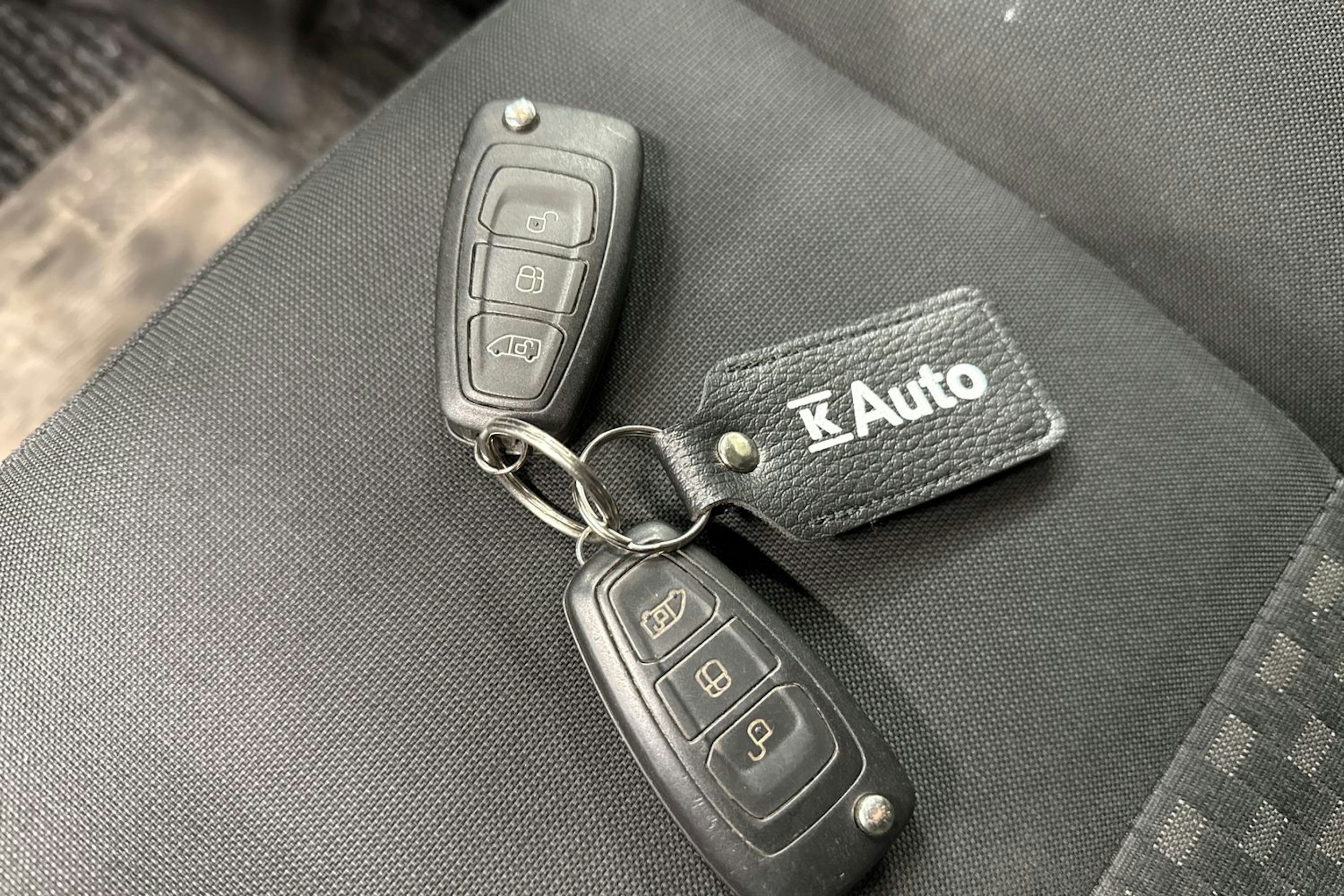 Valkoinen Ford Transit Custom 2020 kuva 21.