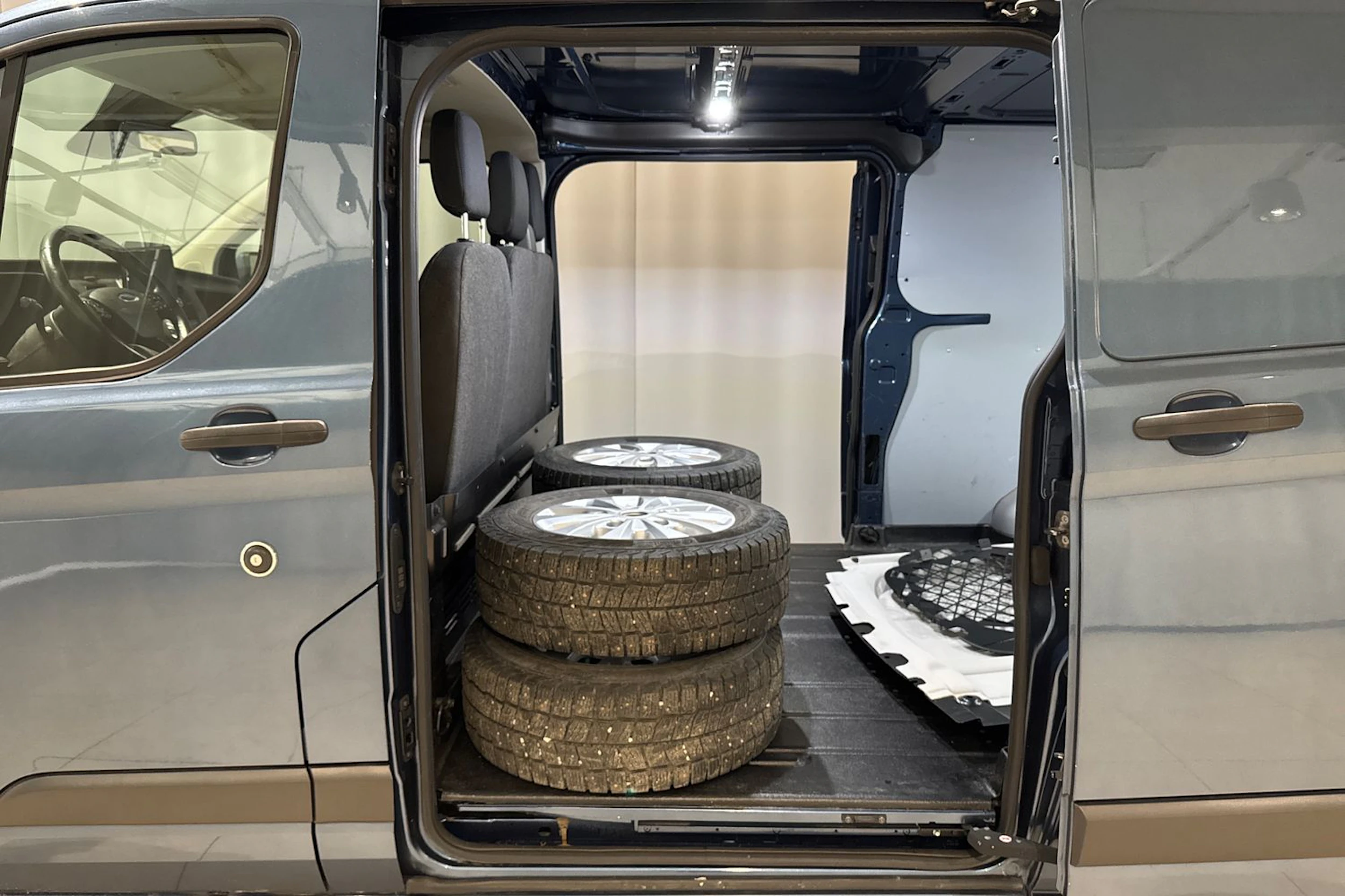 met. sininen Ford Transit Custom 2020 kuva 15.