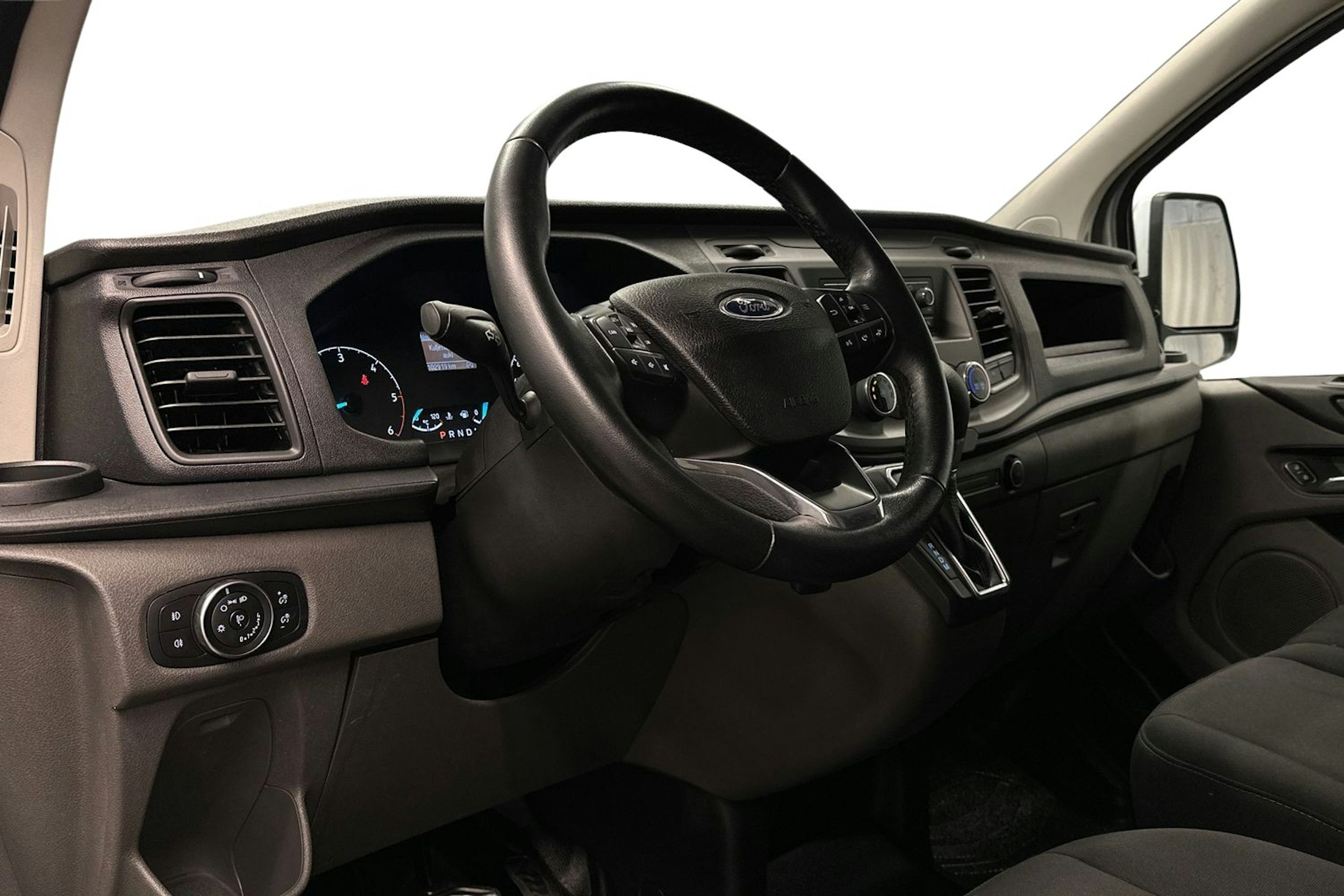 valkoinen Ford Transit Custom 2020 kuva 6.