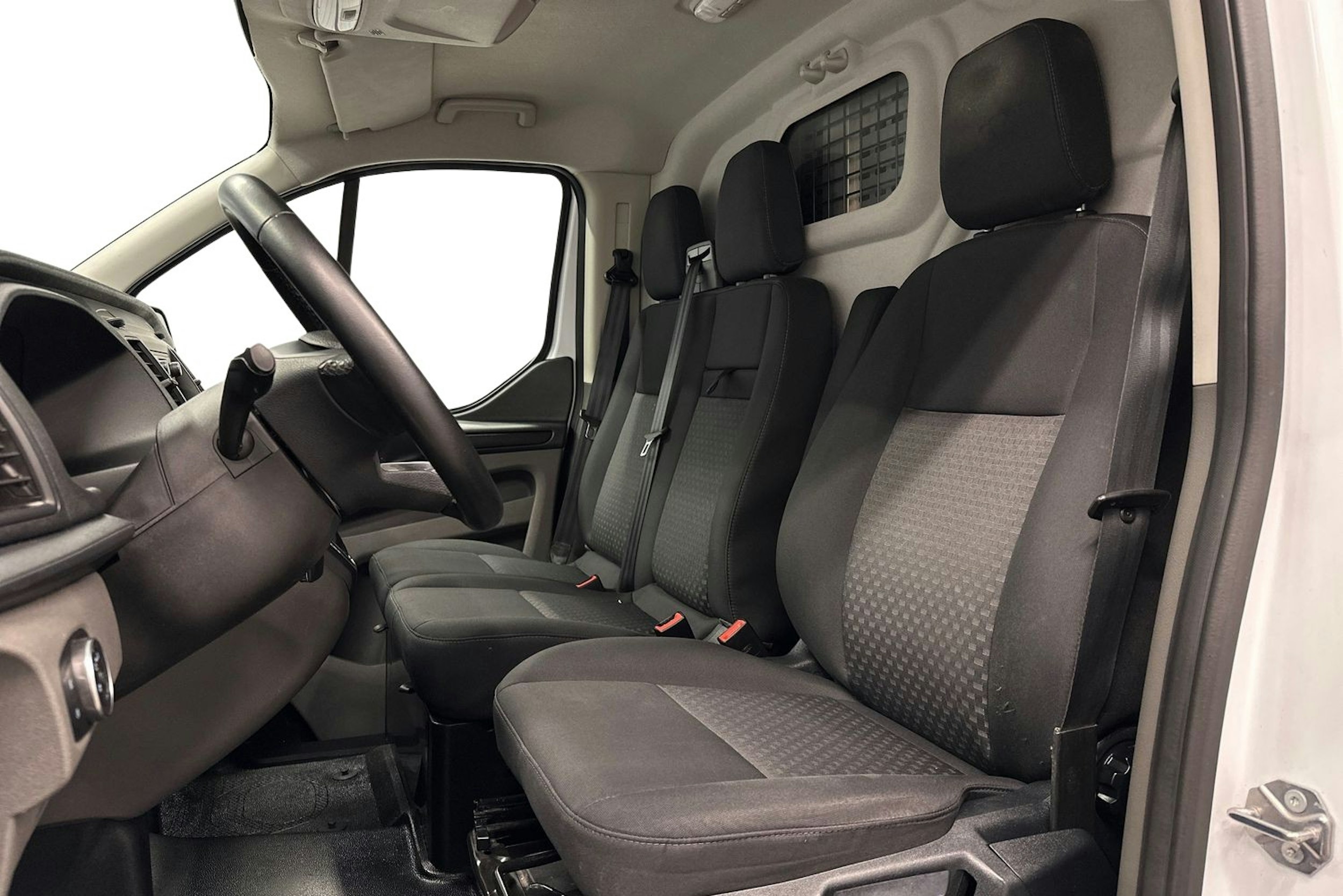 valkoinen Ford Transit Custom 2020 kuva 8.