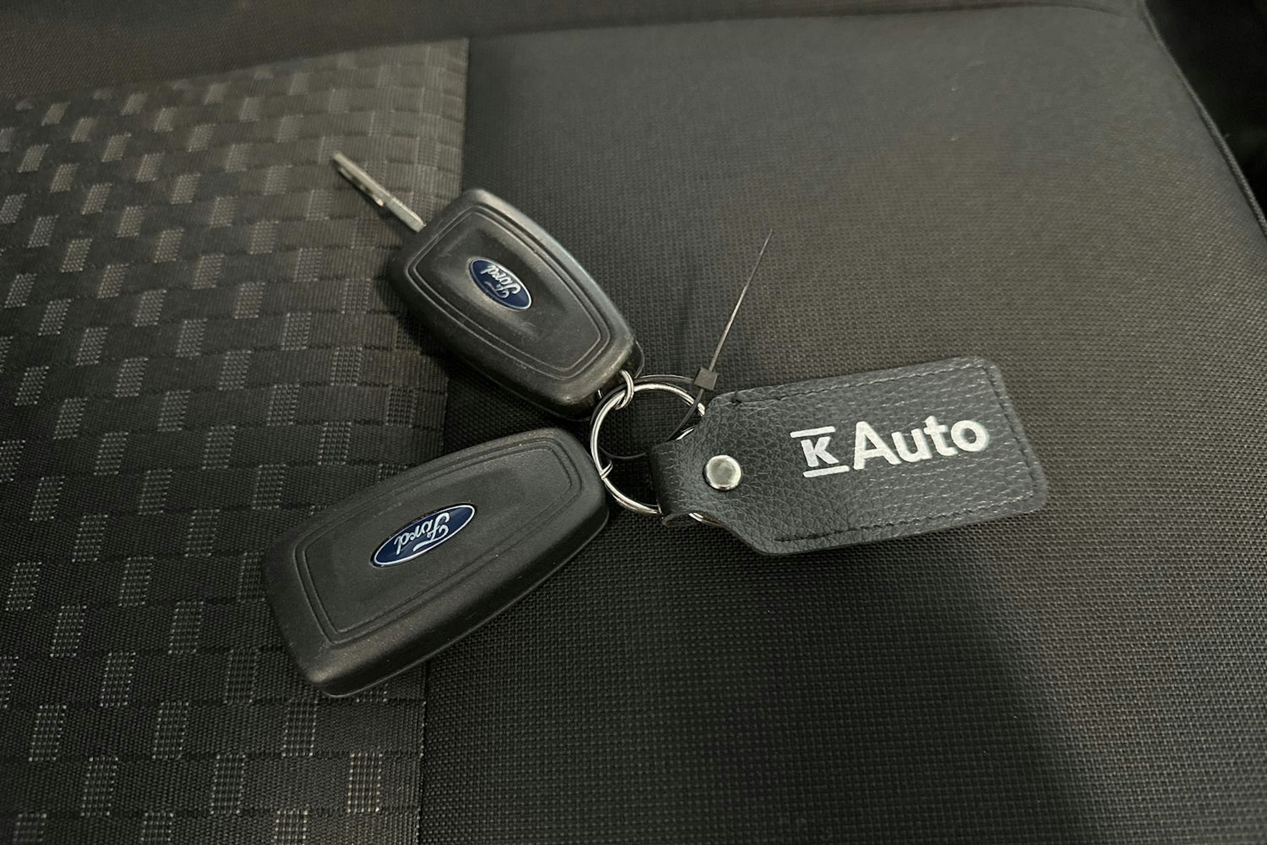 valkoinen Ford Transit Custom 2020 kuva 22.